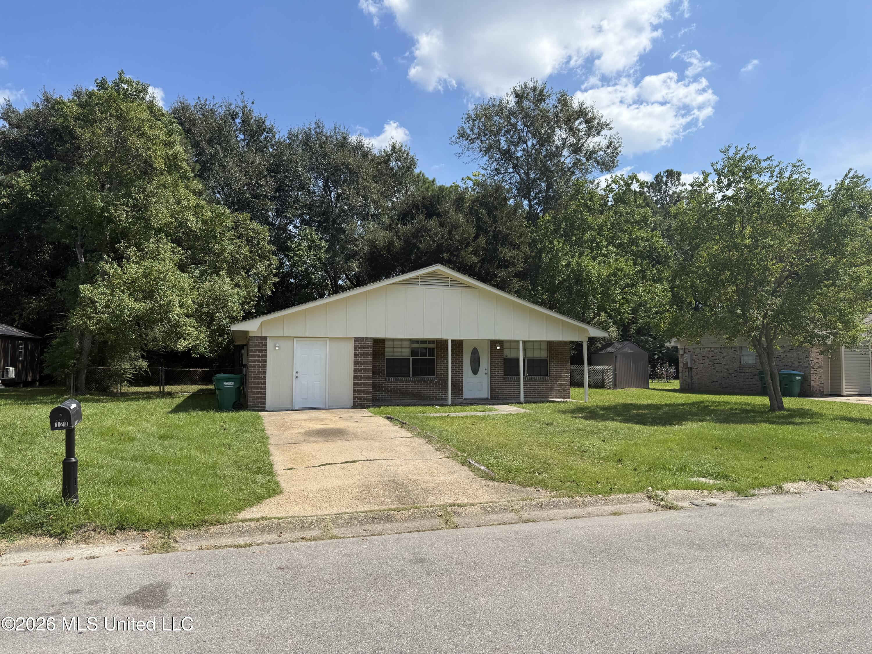 120 Imilda Drive Property Photo 1