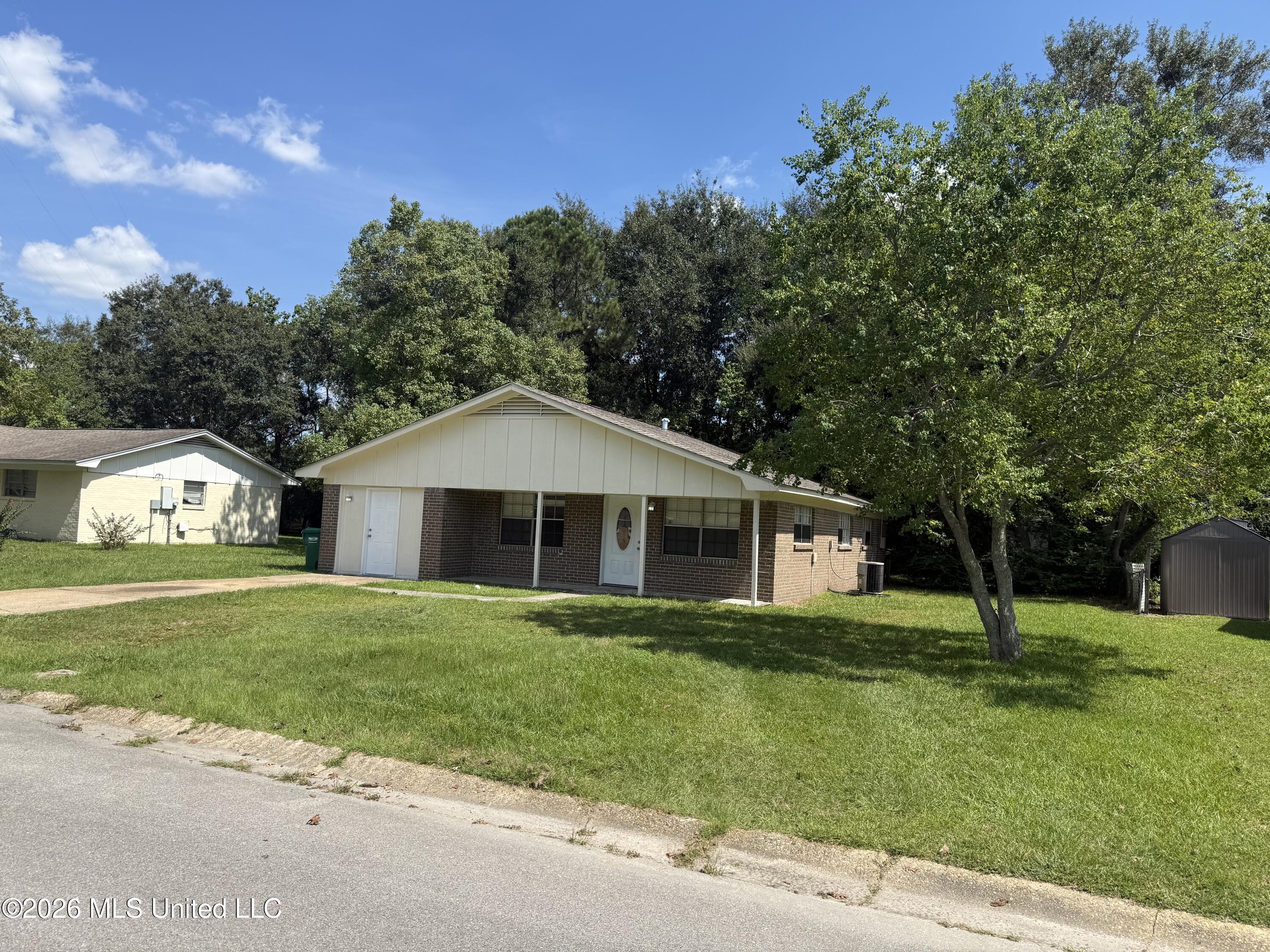 120 Imilda Drive Property Photo 2
