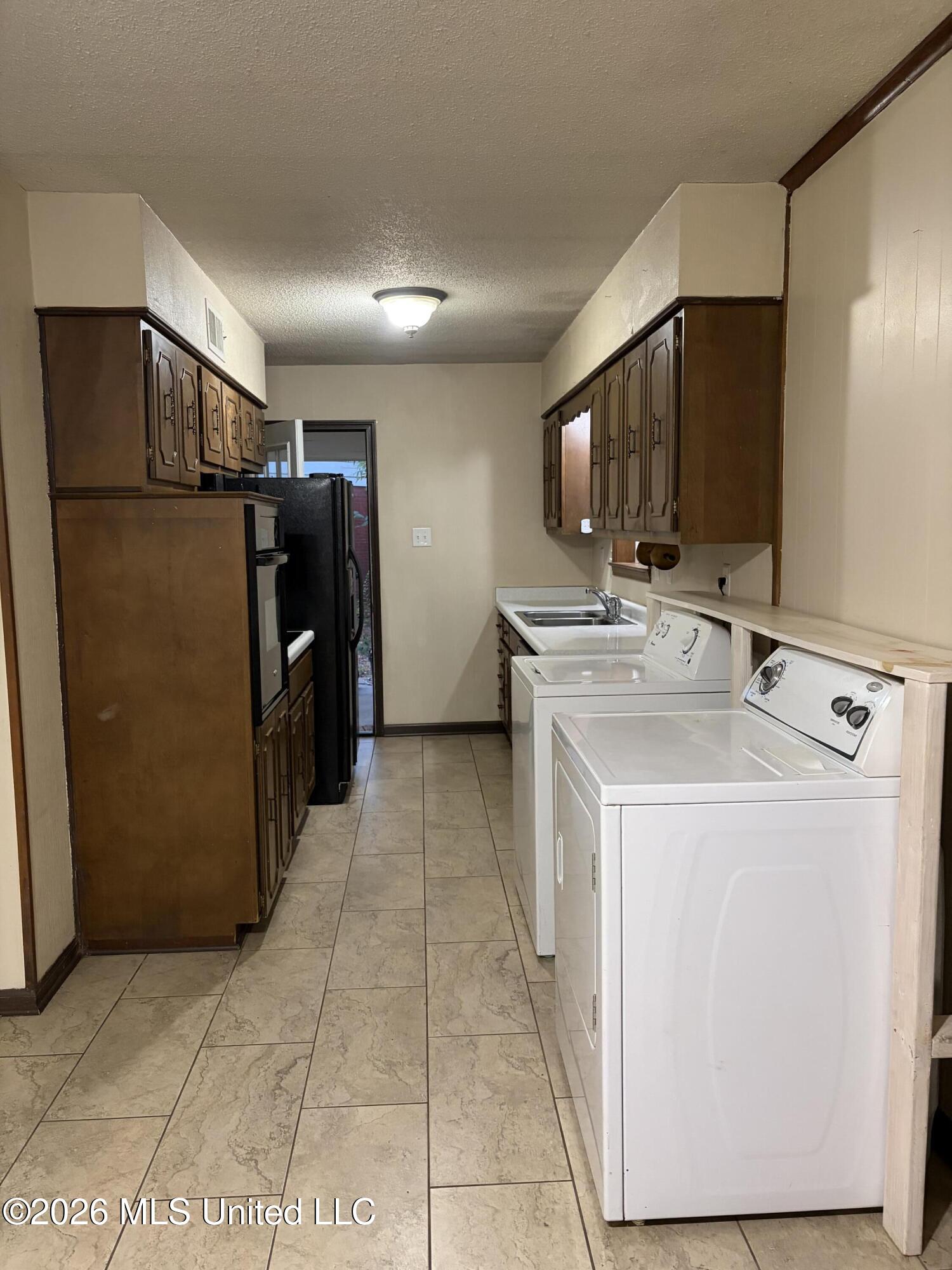 8637 Greenview Place Property Photo 4