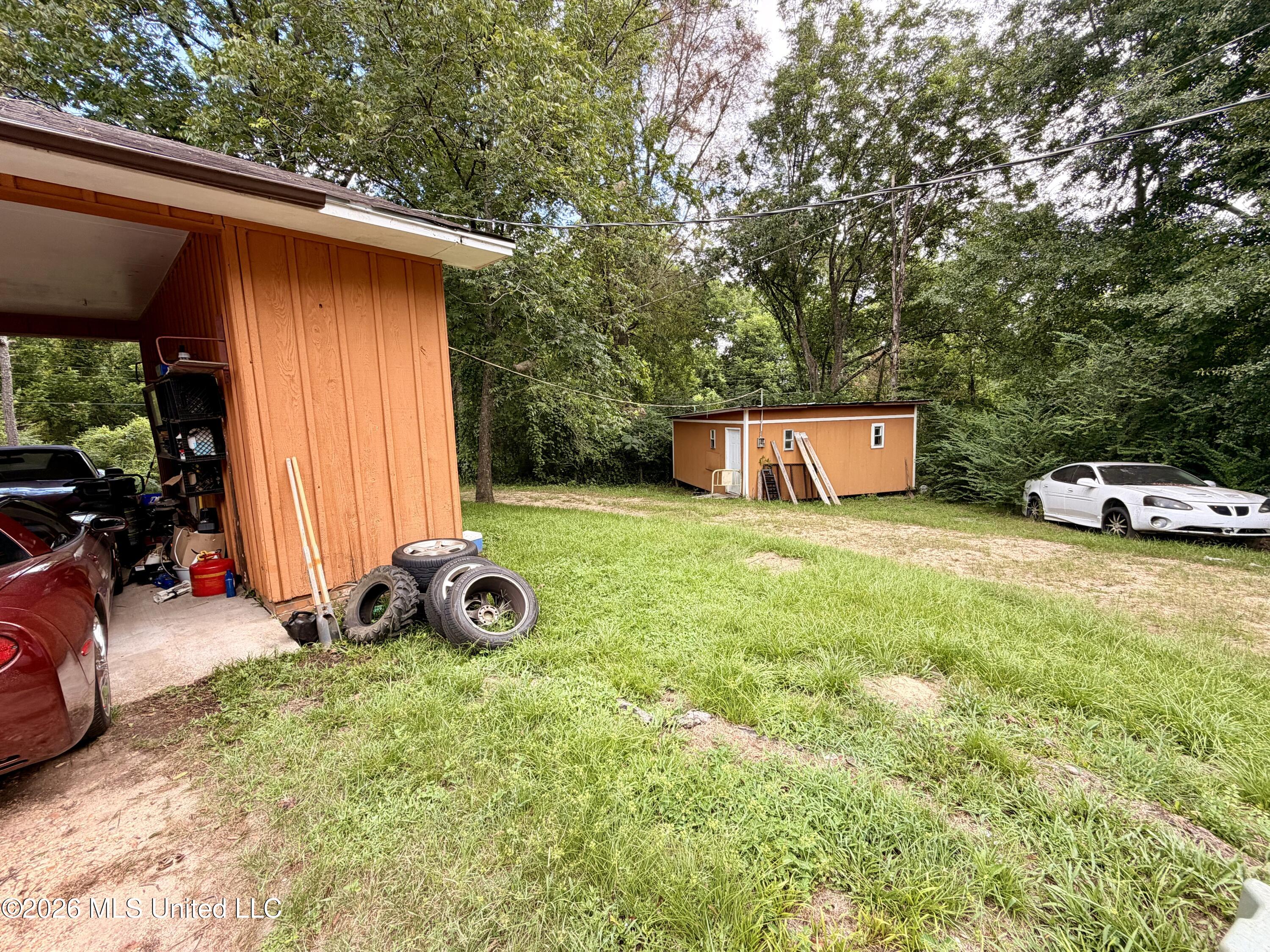 1228 N A Sandifer Highway Property Photo 3