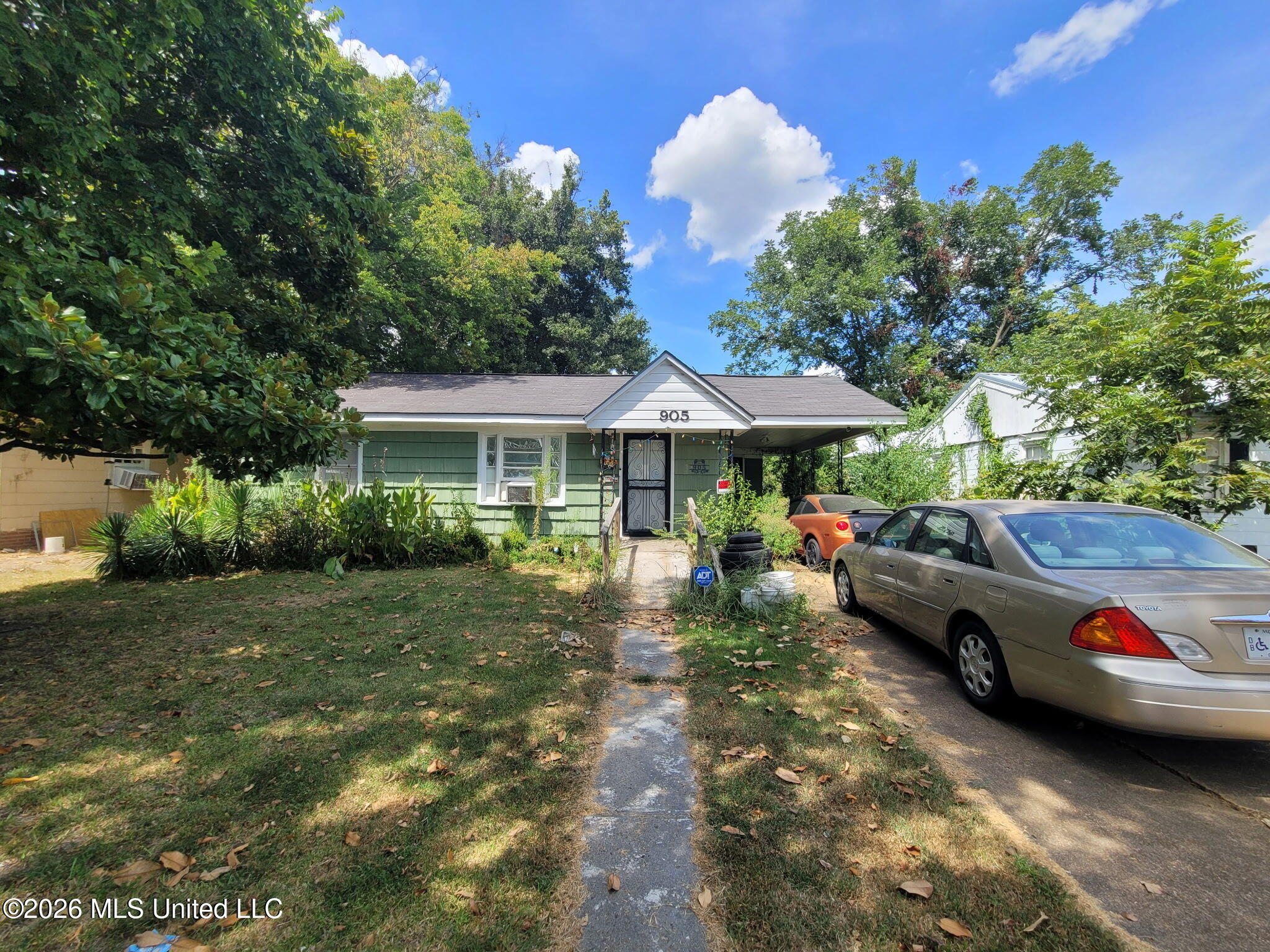905 Spruce Street Property Photo 1