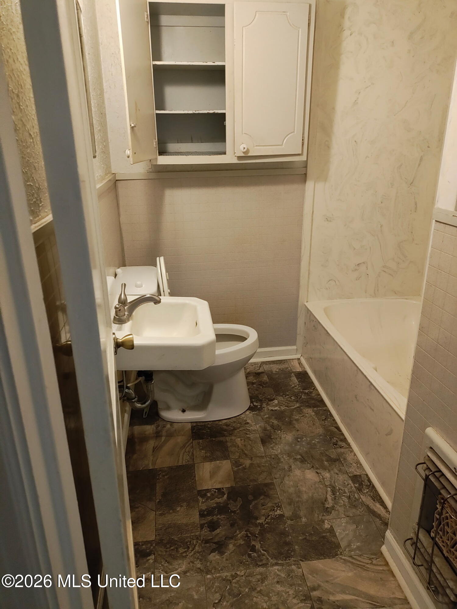 905 Spruce Street Property Photo 7