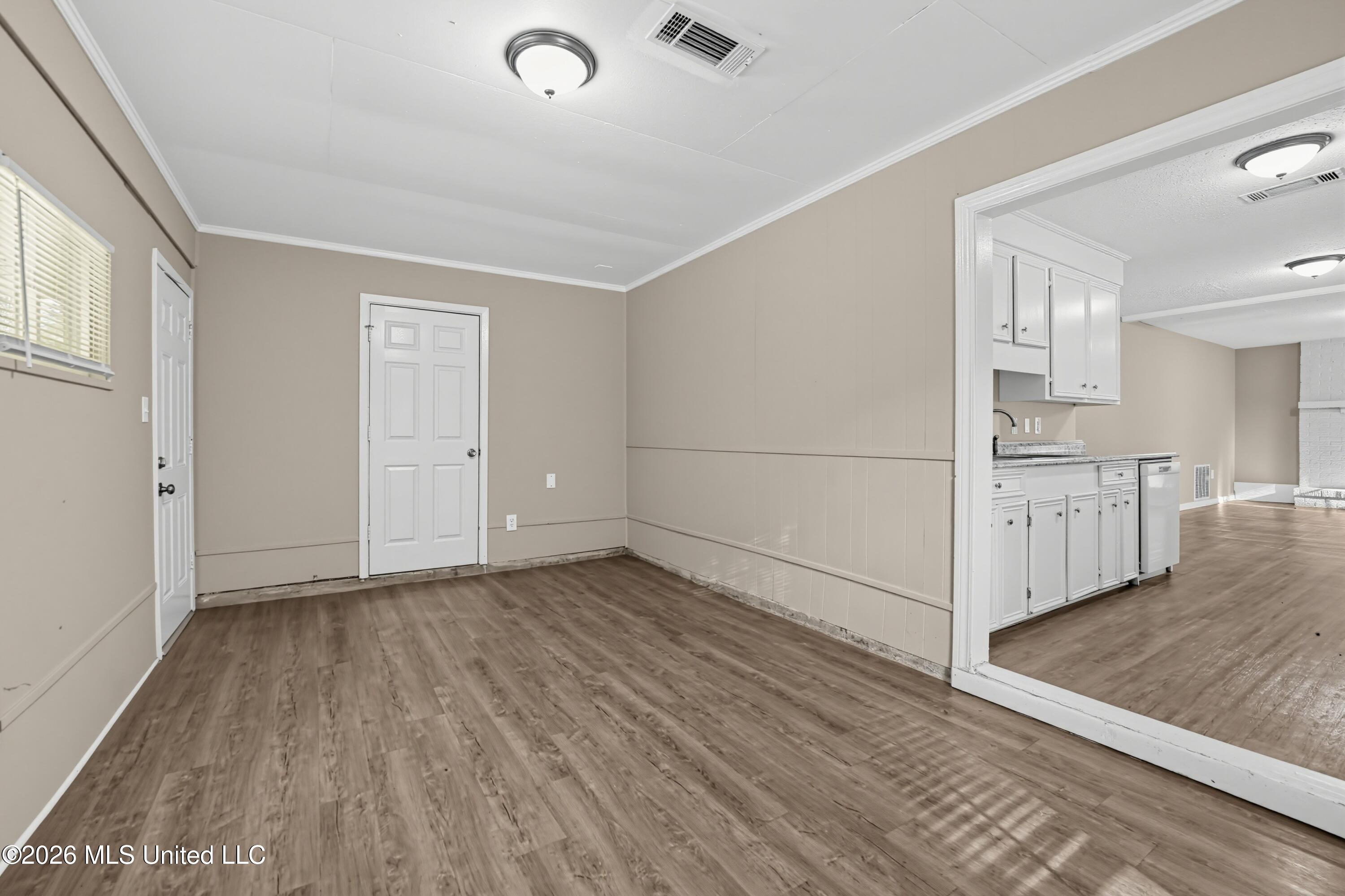 109 Skylane Drive Property Photo 5