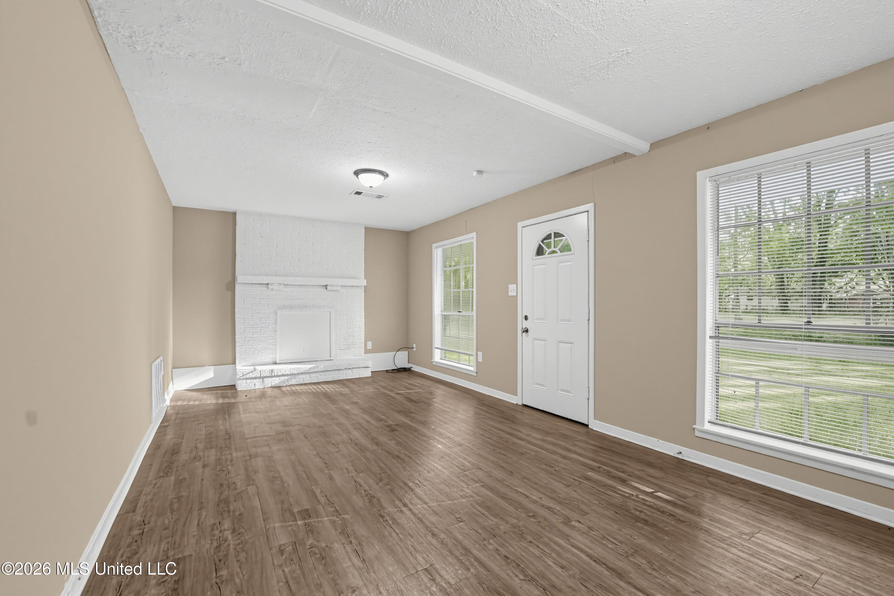 109 Skylane Drive Property Photo 7