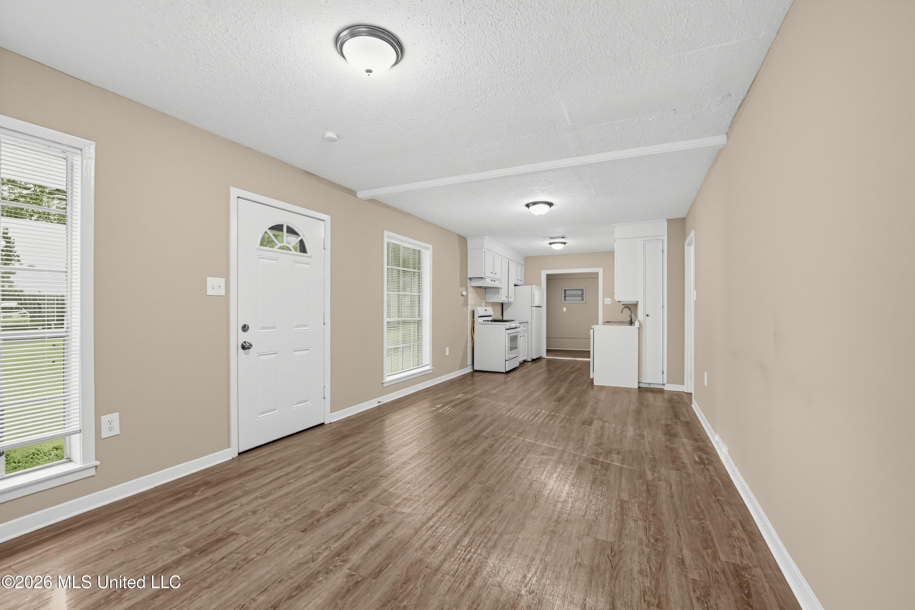 109 Skylane Drive Property Photo 8