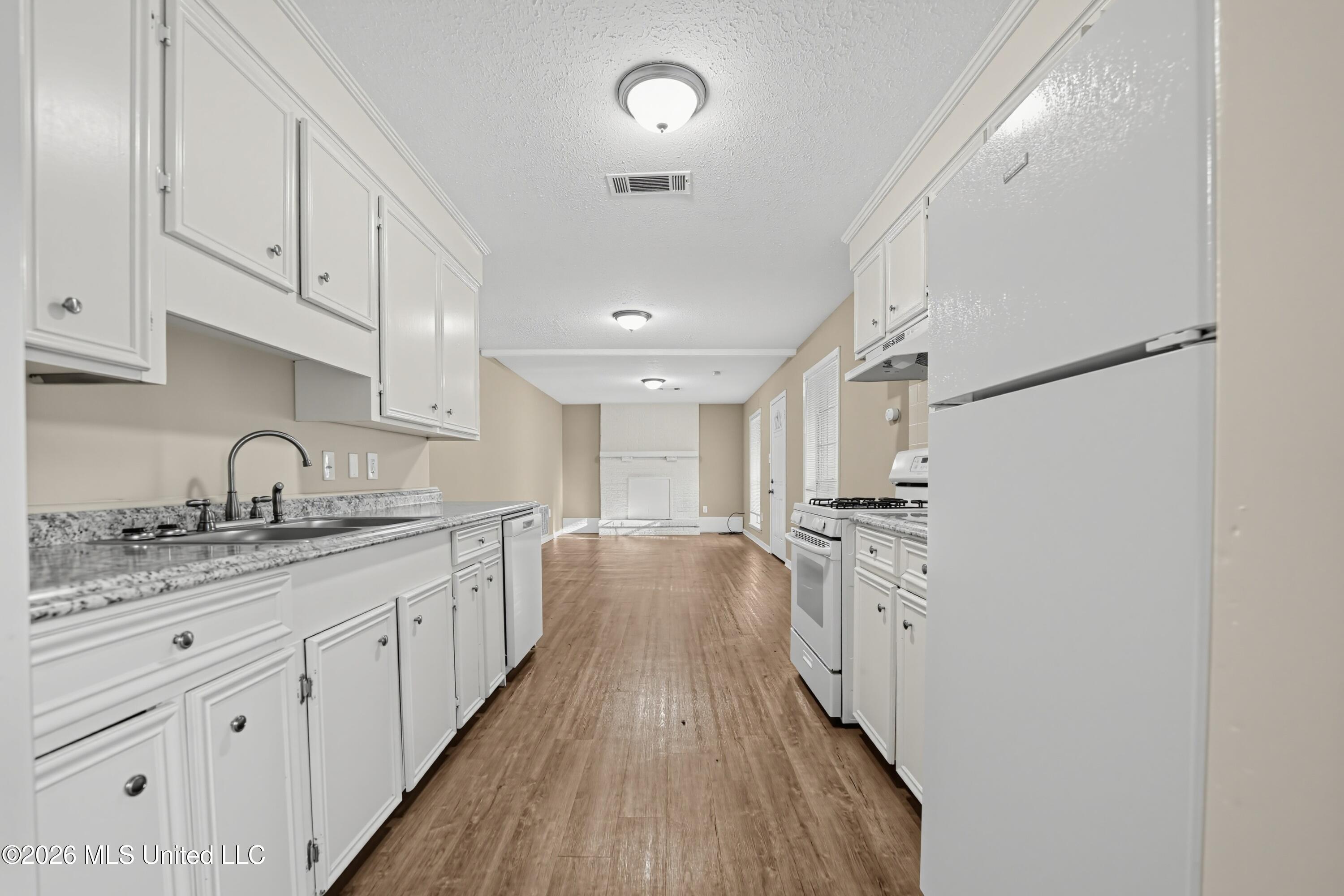 109 Skylane Drive Property Photo 10