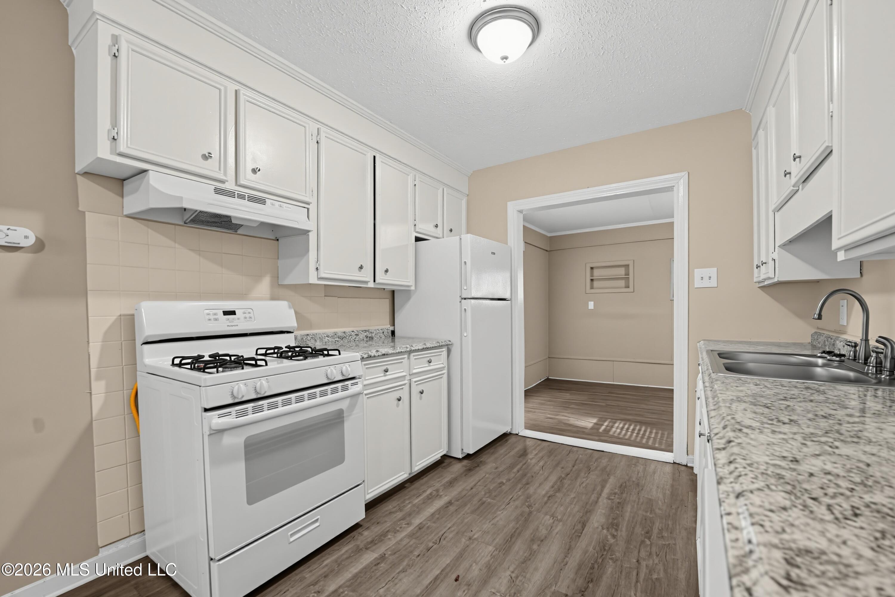 109 Skylane Drive Property Photo 11