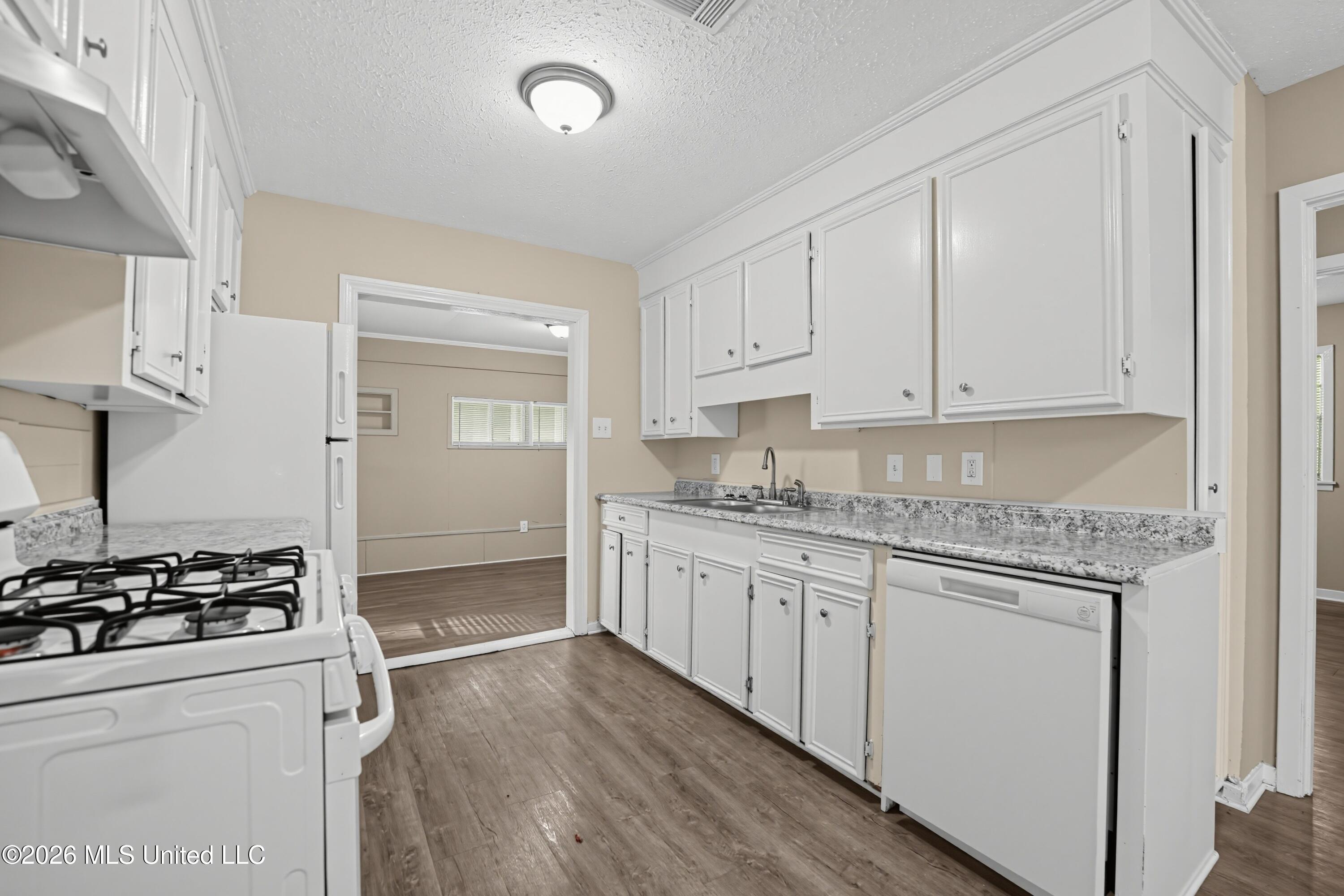 109 Skylane Drive Property Photo 12
