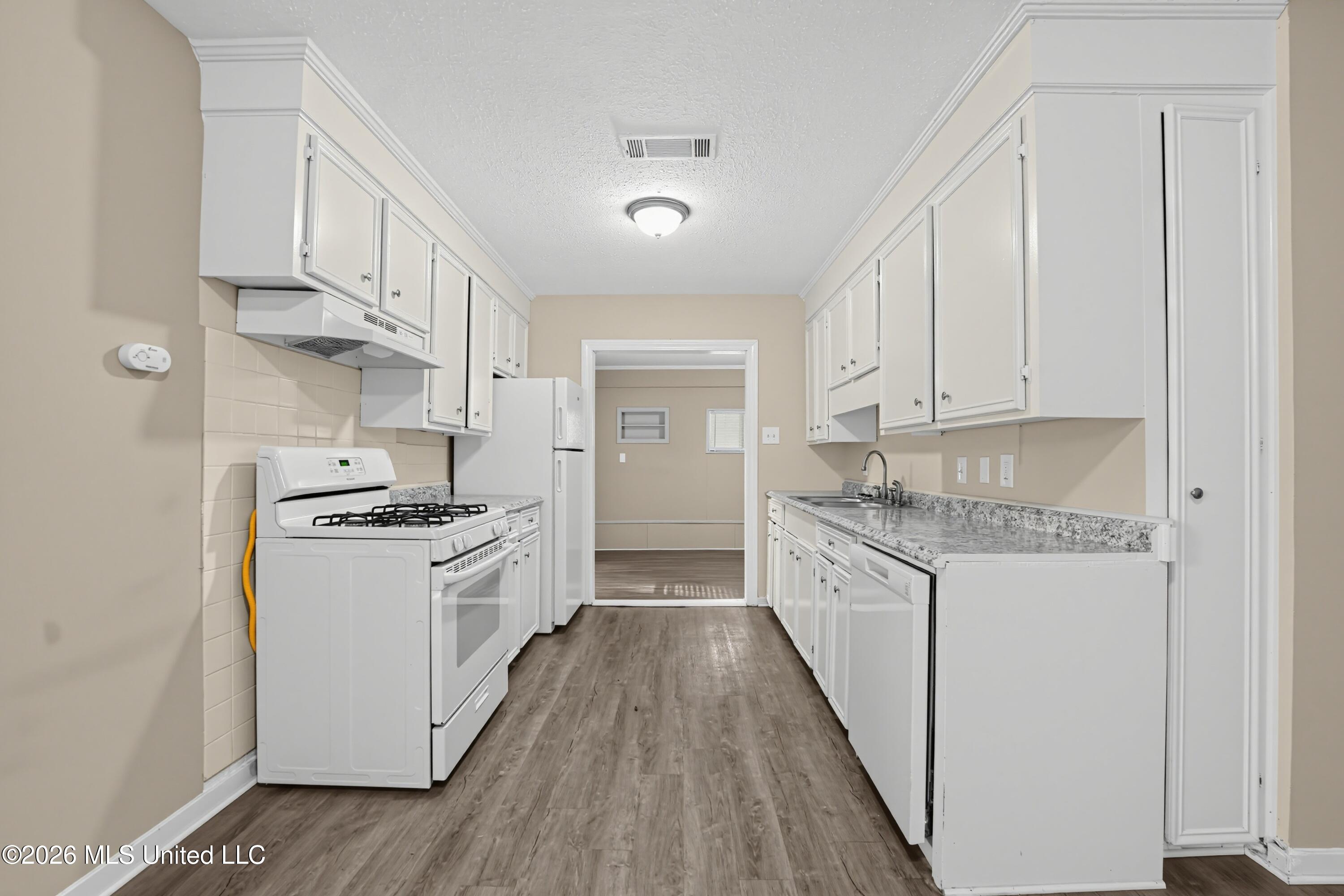 109 Skylane Drive Property Photo 13