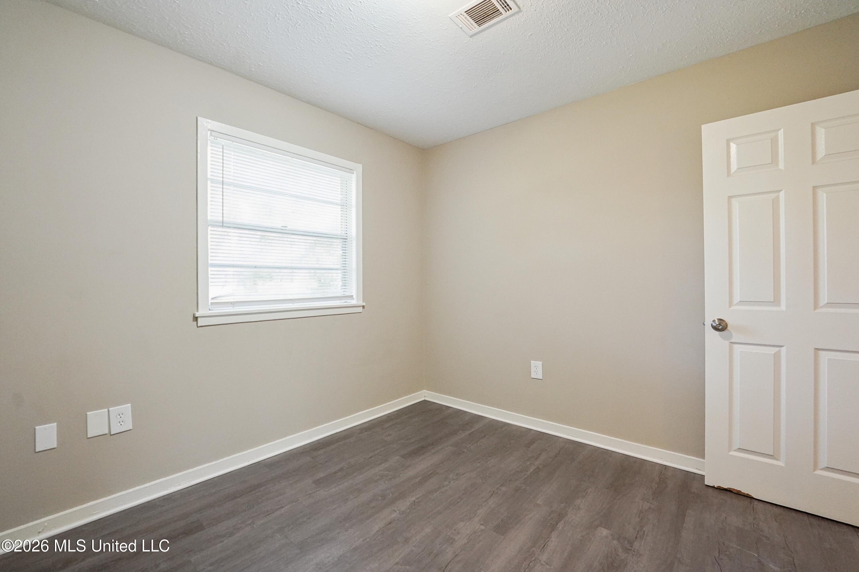 109 Skylane Drive Property Photo 21