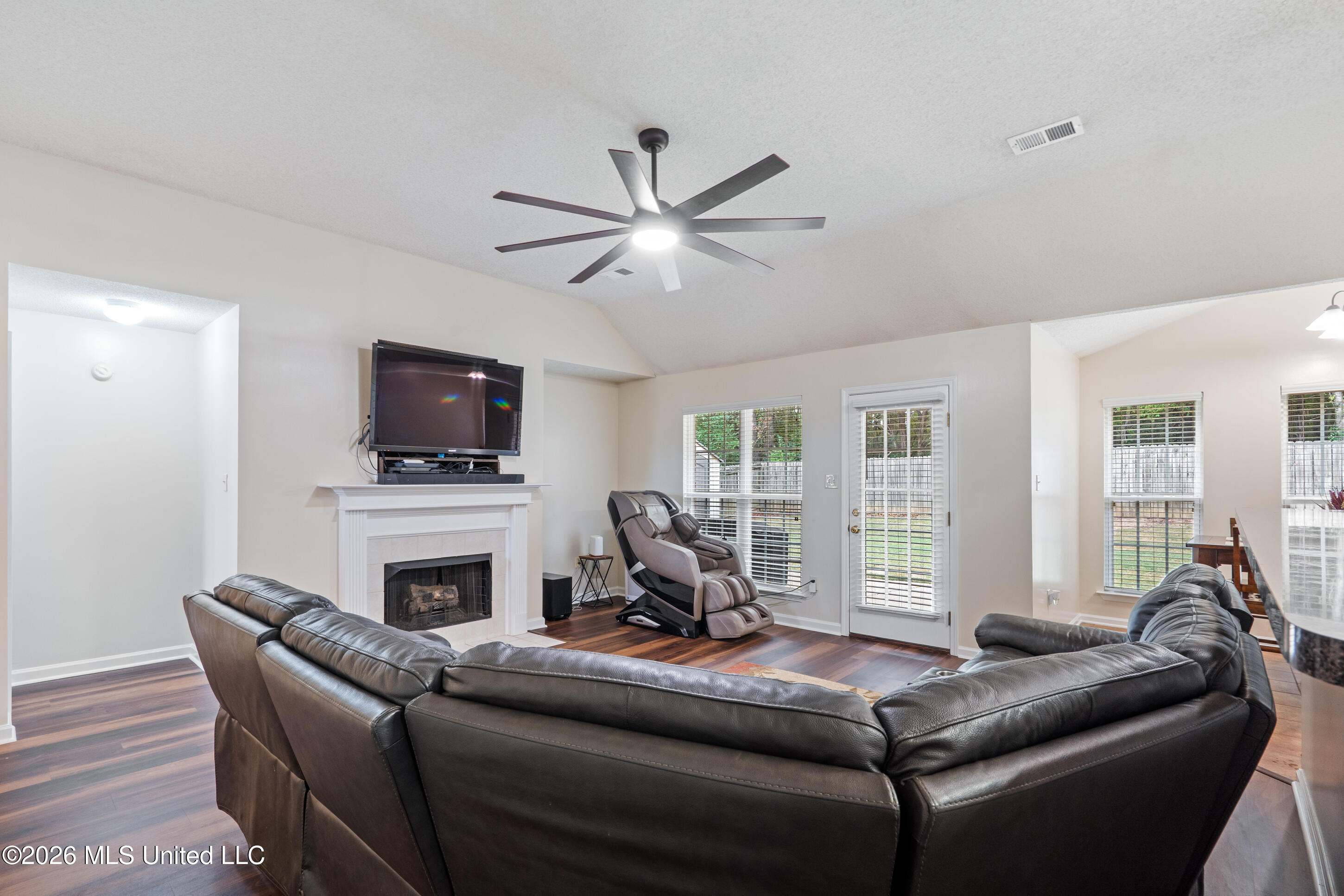 6746 White Hawk Lane Property Photo 4
