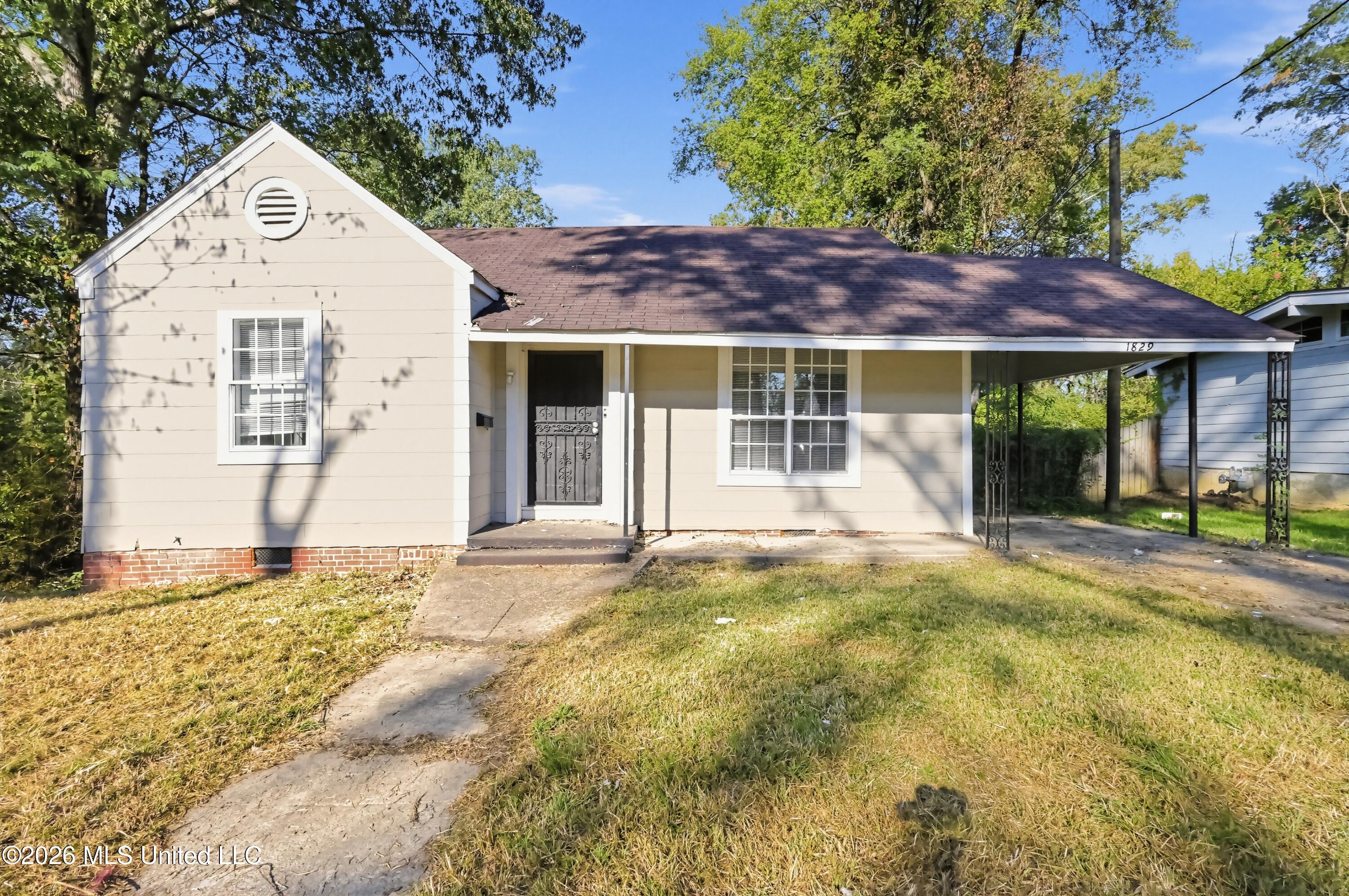 1829 East Drive Property Photo 1