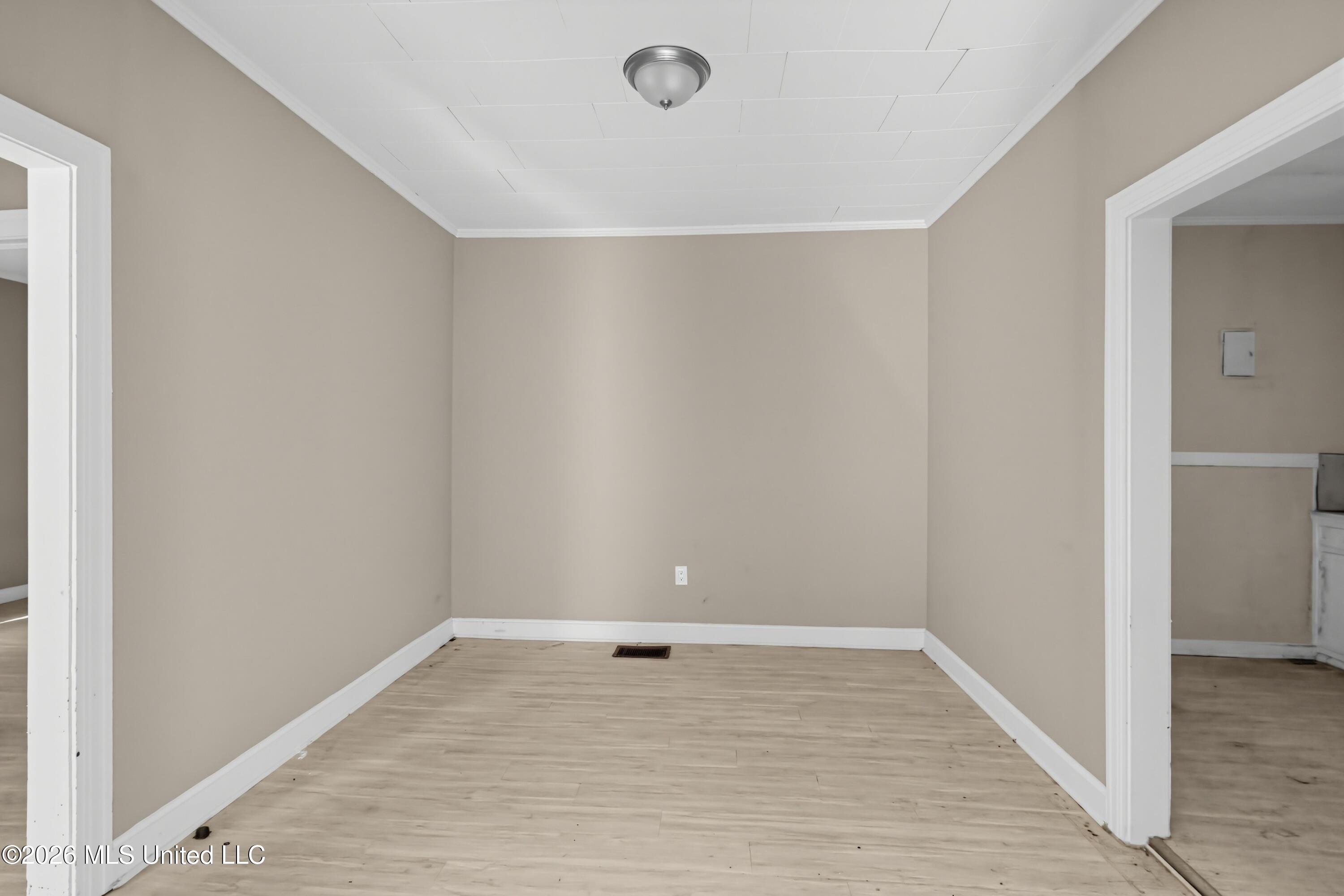1829 East Drive Property Photo 4