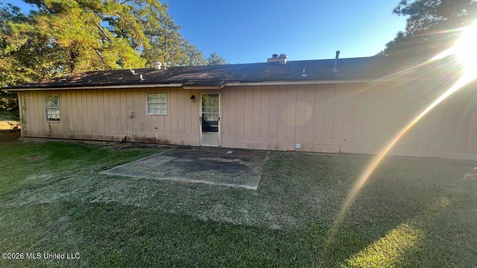 496 Chelsea Drive Property Photo 2