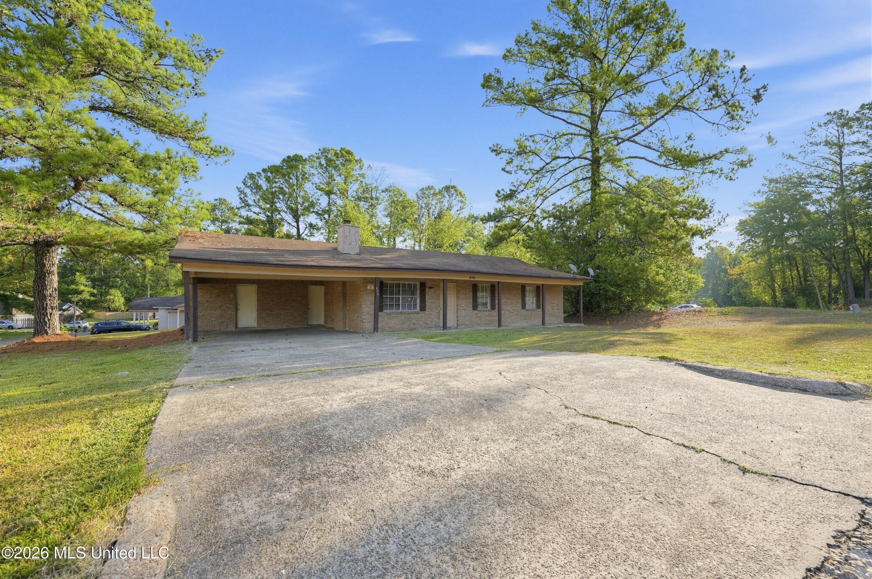 496 Chelsea Drive Property Photo 6