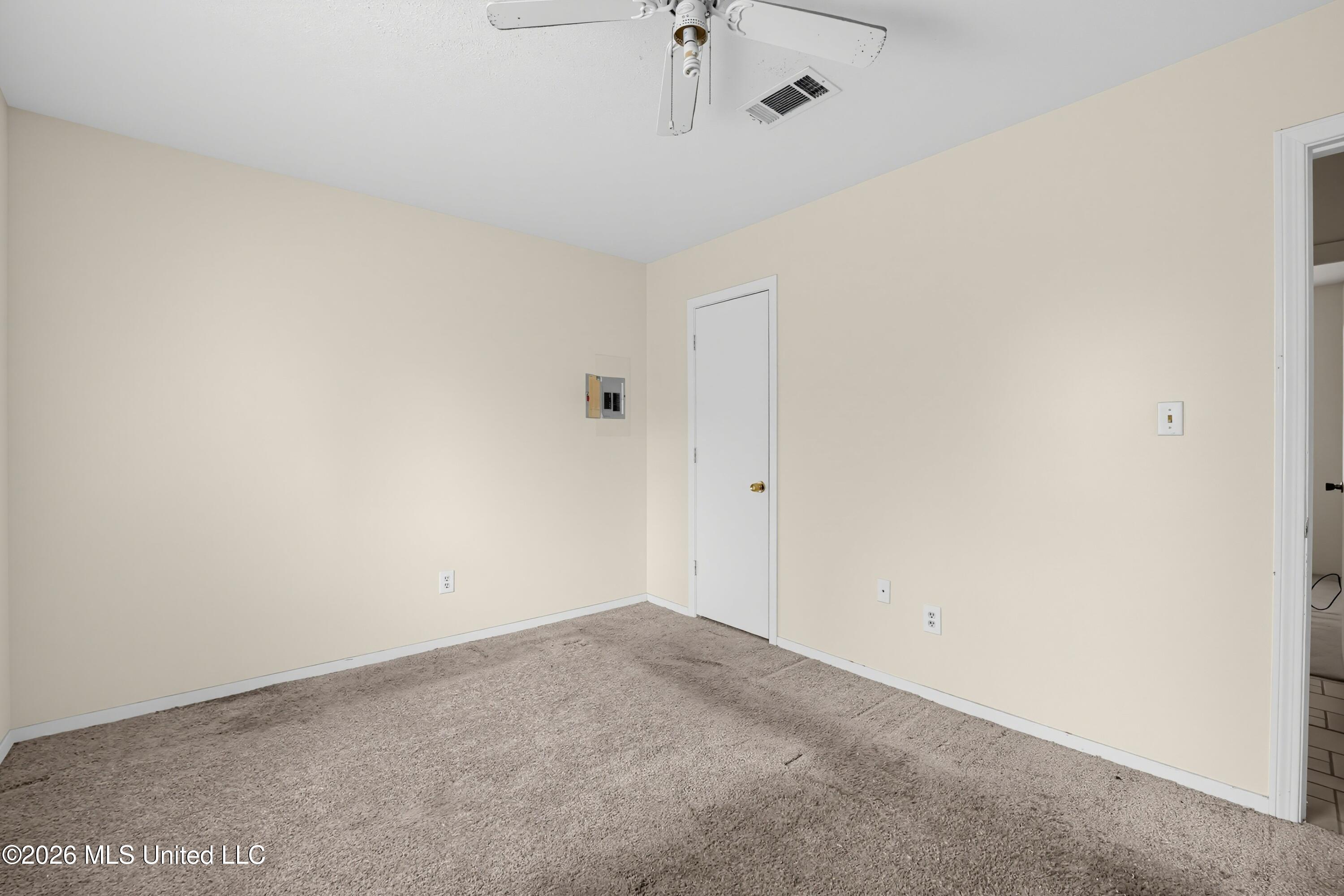 496 Chelsea Drive Property Photo 23