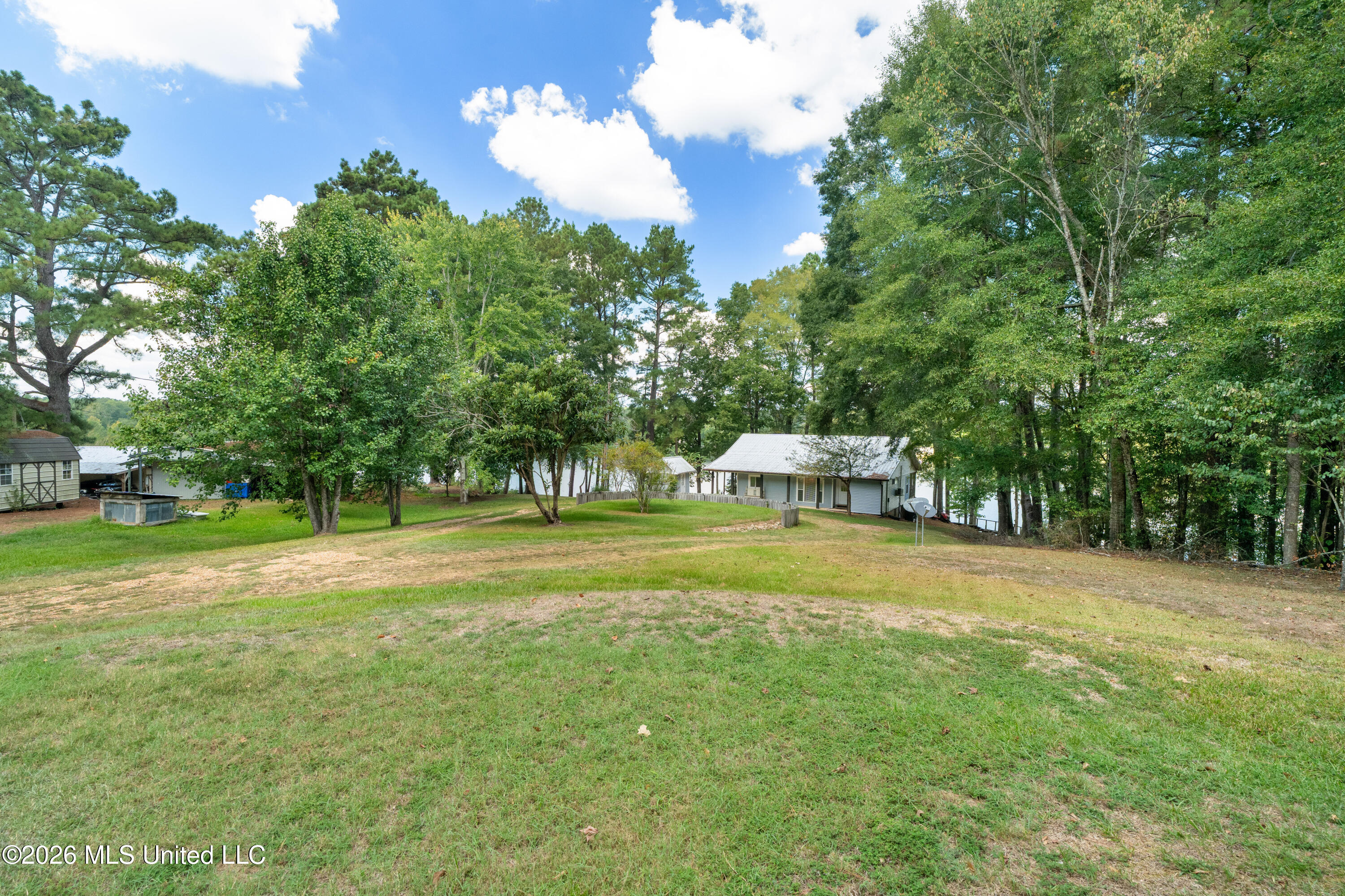 2172 Sw Hurricane Lake Drive Property Photo 2
