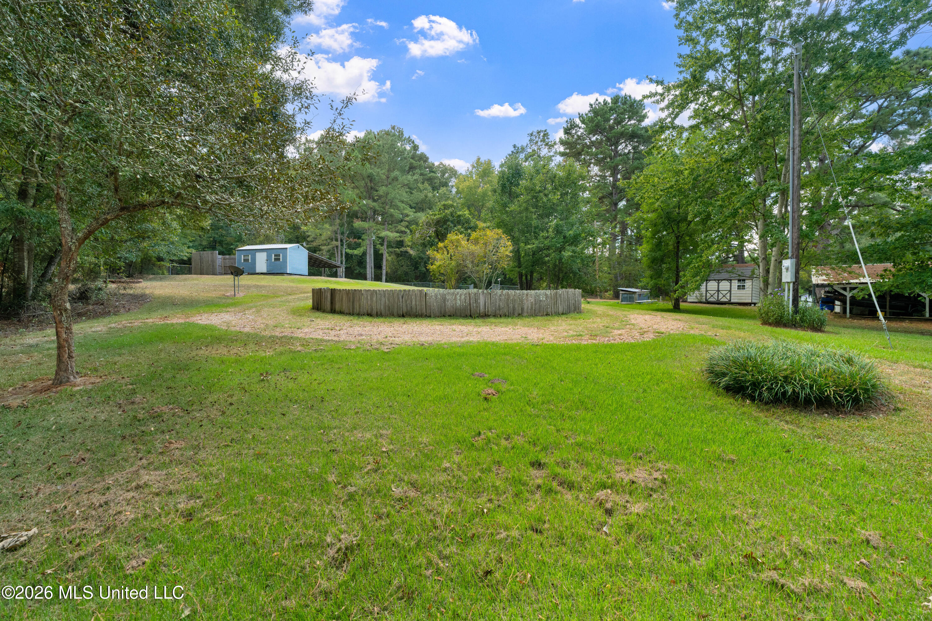 2172 Sw Hurricane Lake Drive Property Photo 3