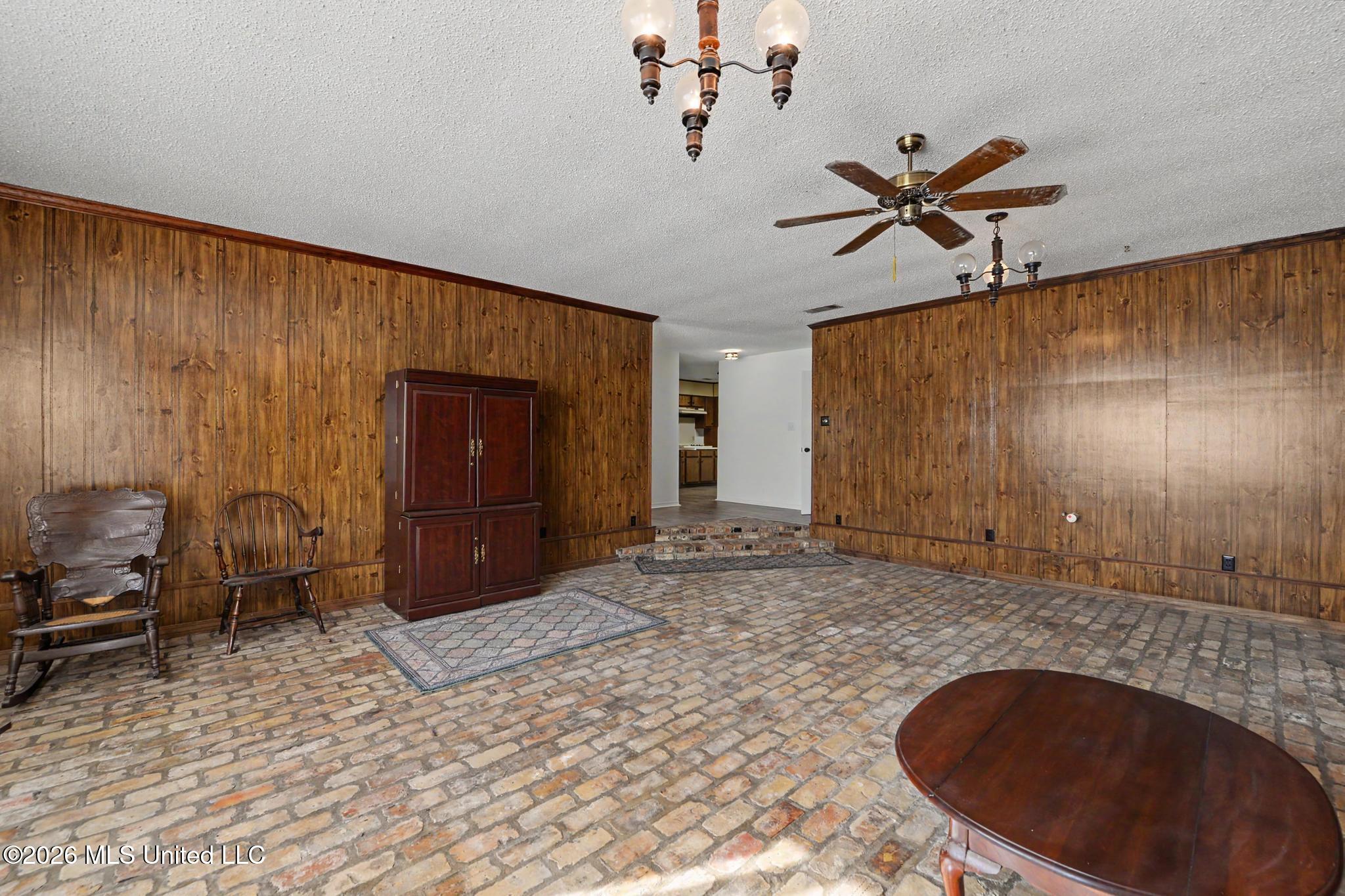 1700 Aubin Boulevard Property Photo 6