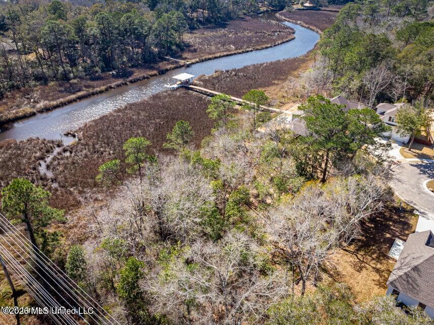 210 Bluff Cove Property Photo 1