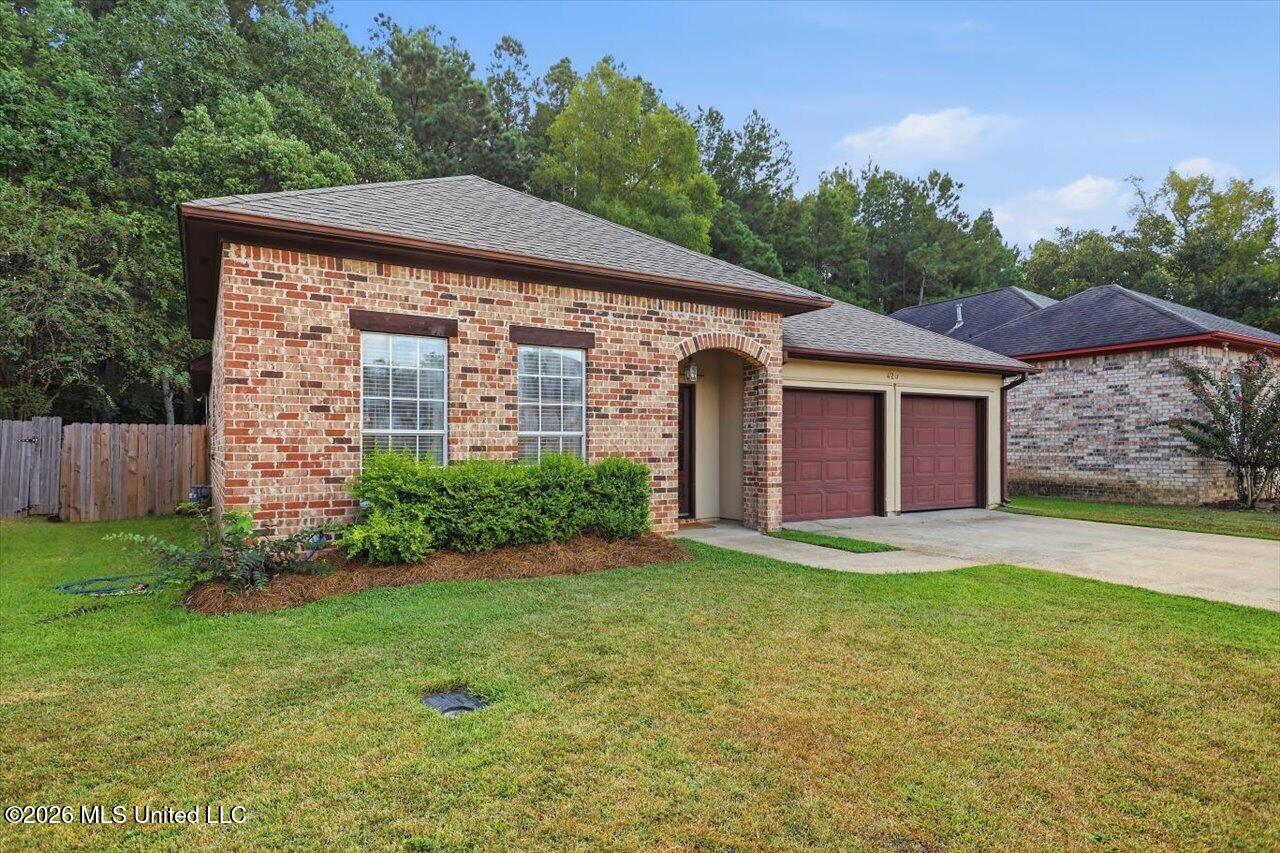 420 Stoneybrook Drive Property Photo 2