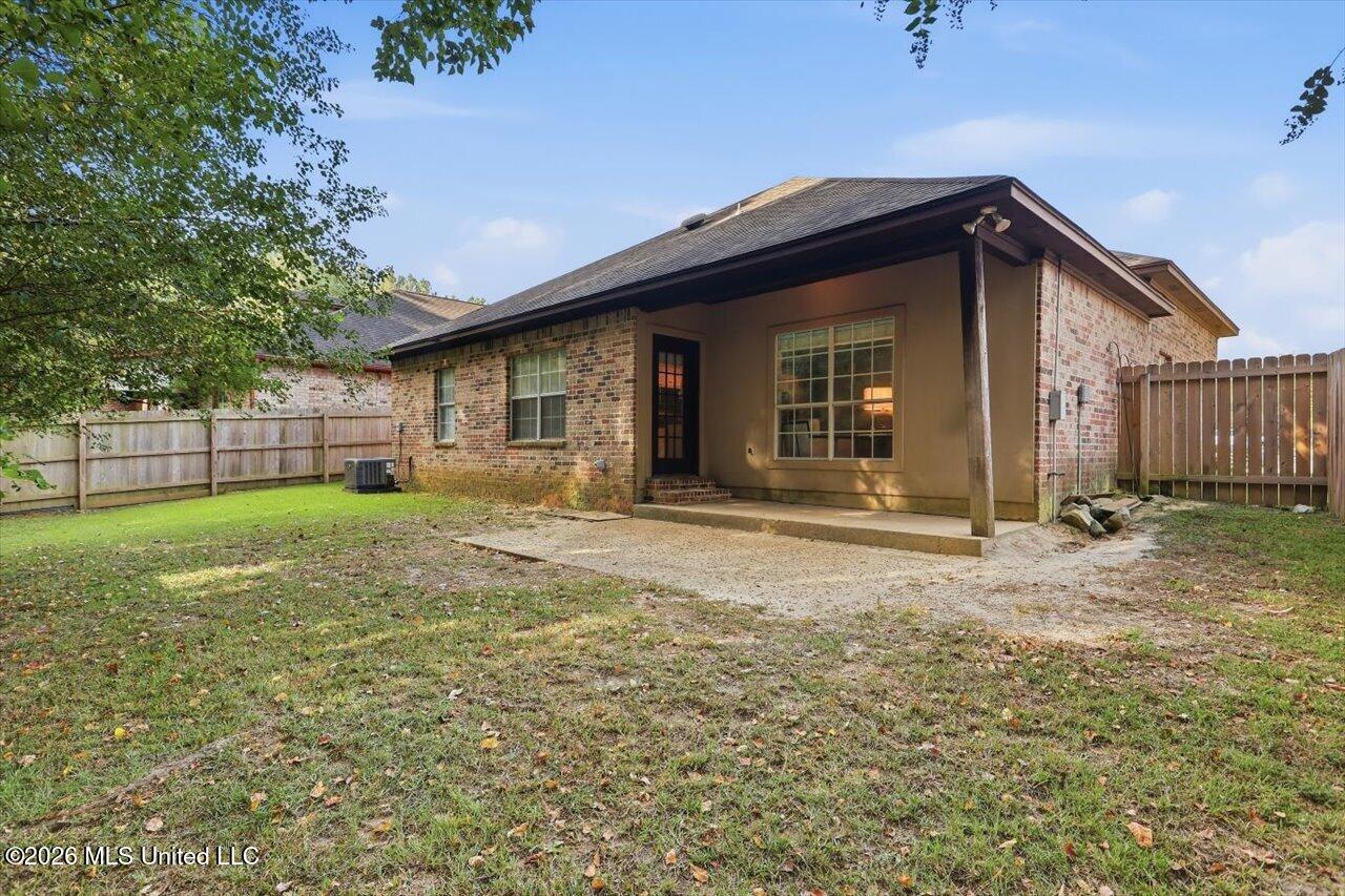 420 Stoneybrook Drive Property Photo 24