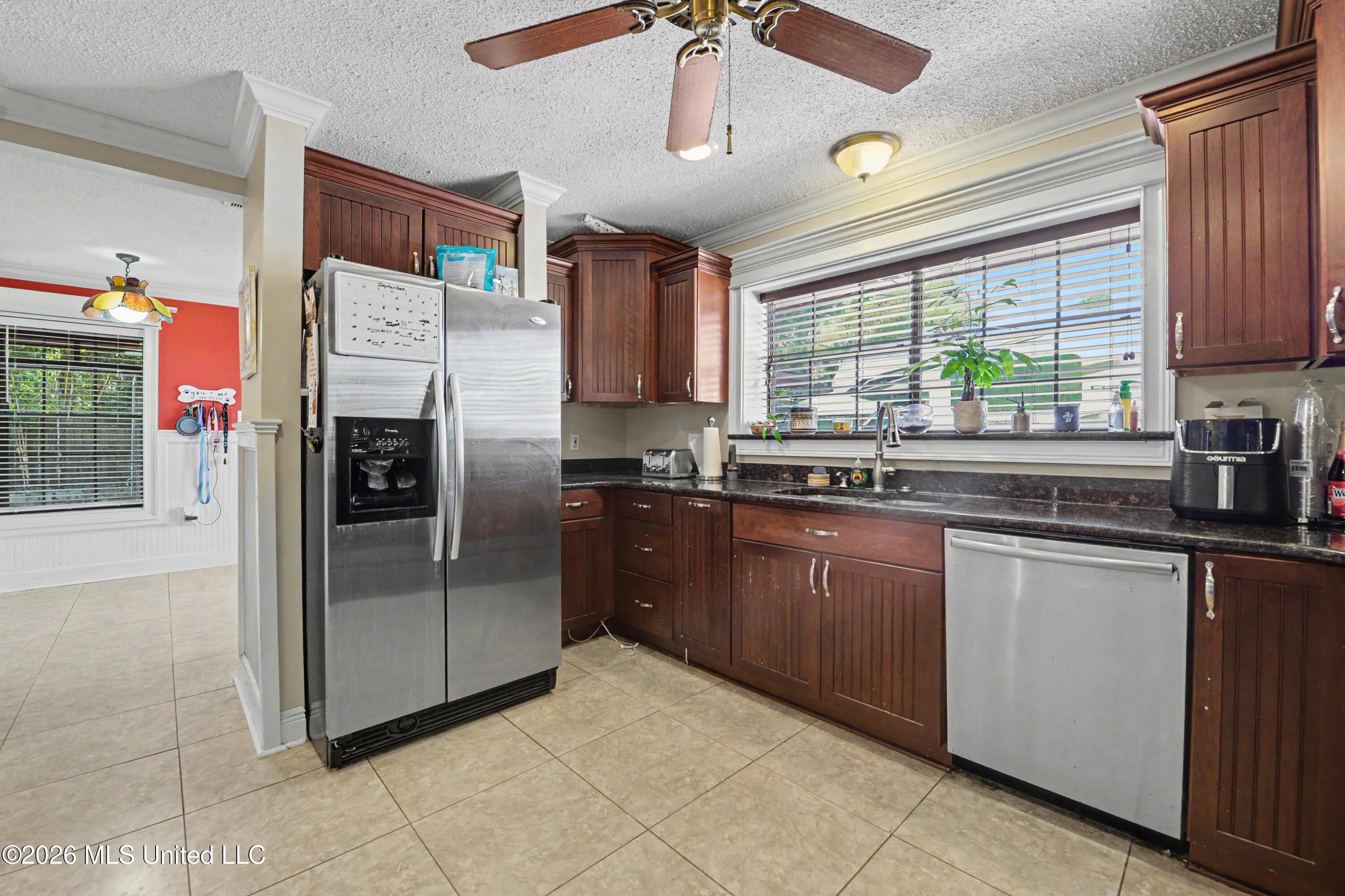 610 Sunset Drive Property Photo 8