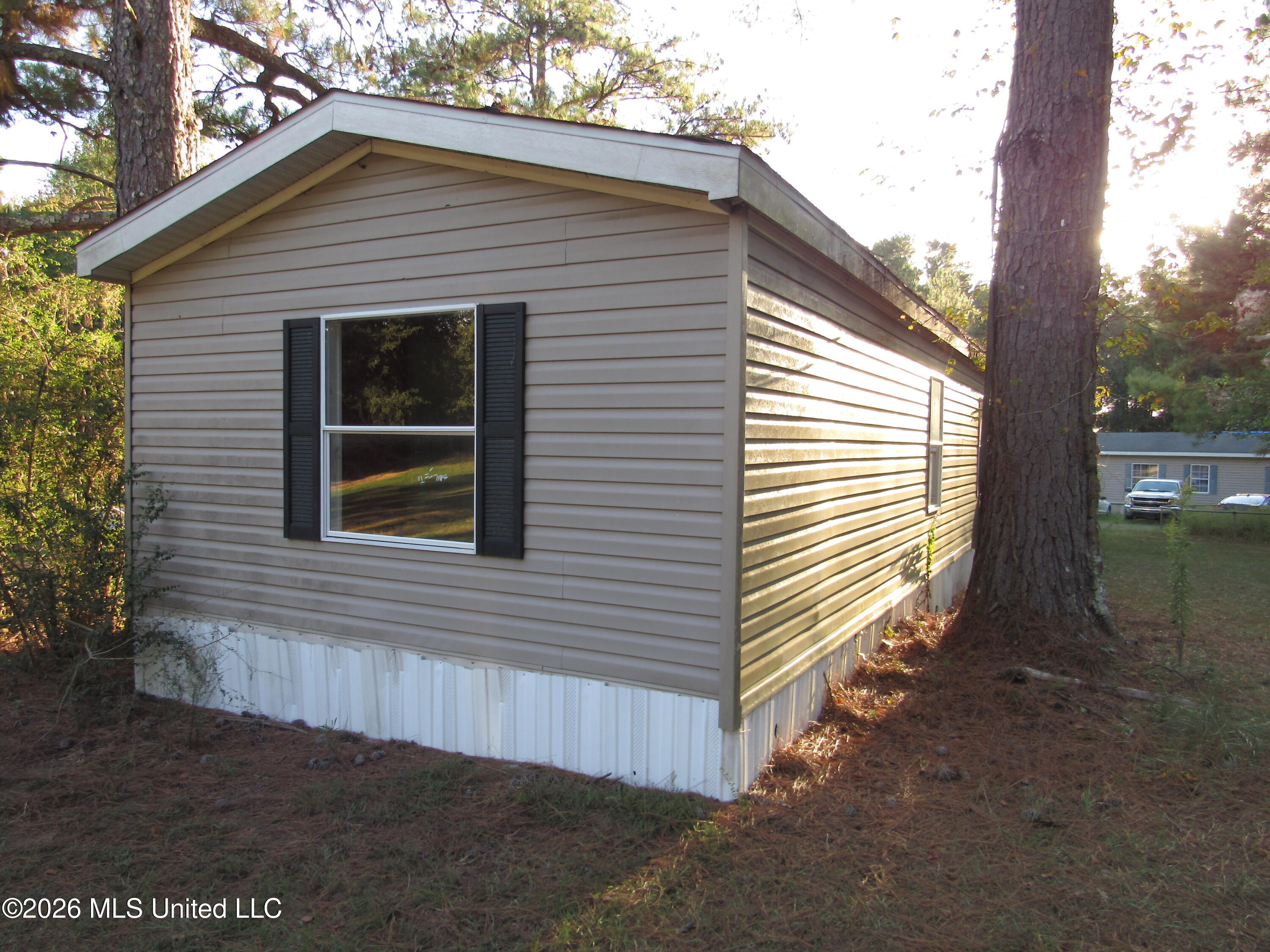 1901 Nw Zetus Road Property Photo 3