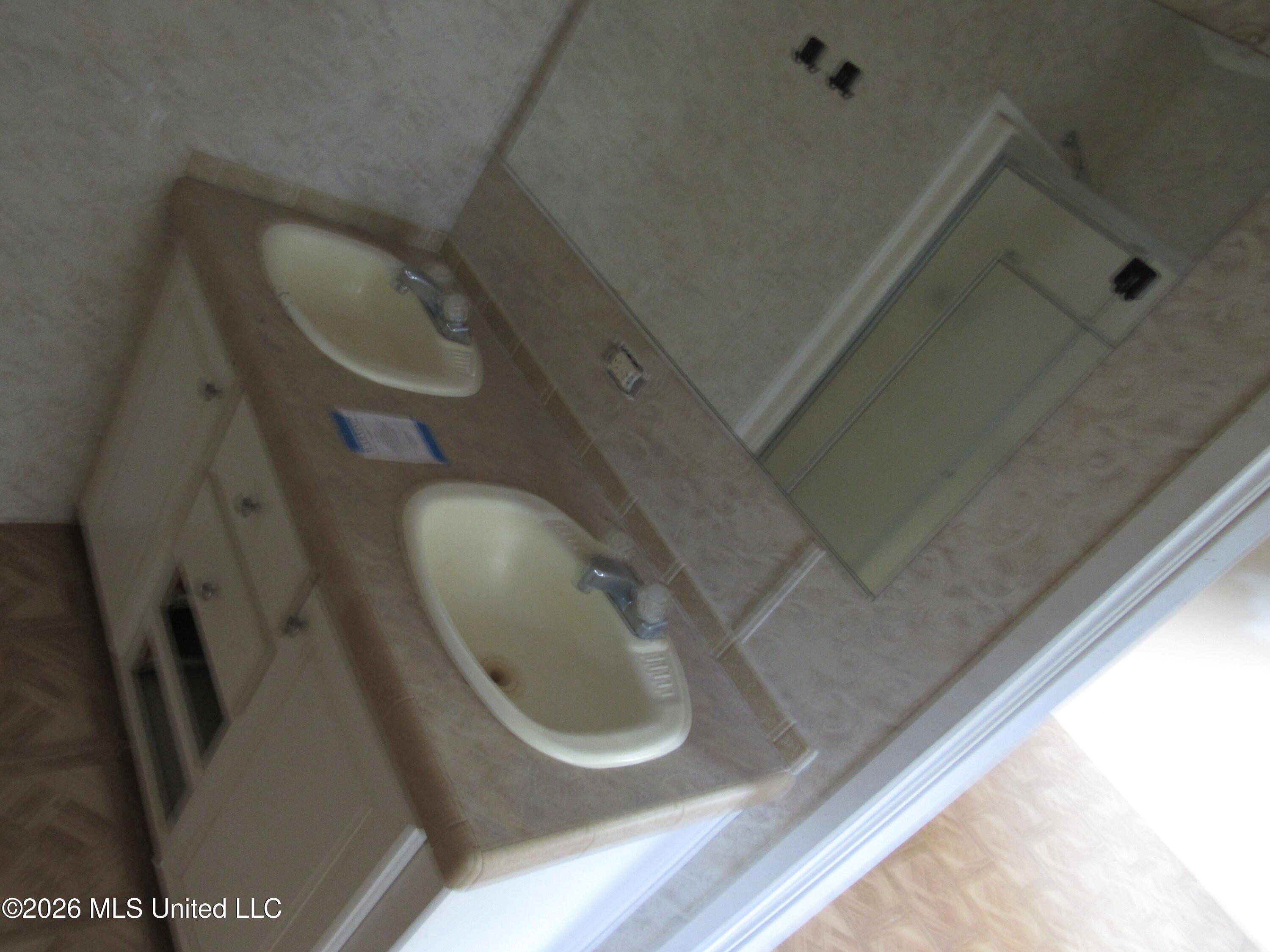 1901 Nw Zetus Road Property Photo 8