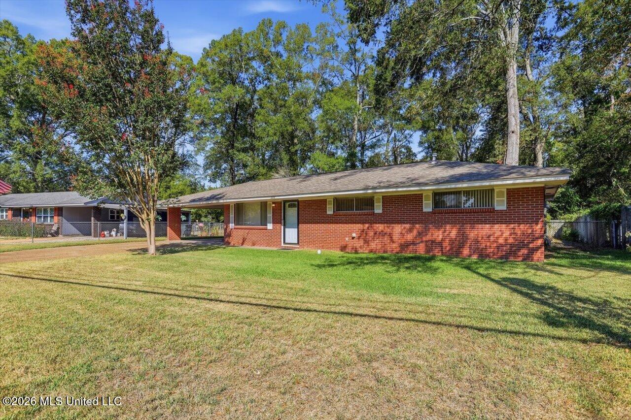 3328 Harle Street Property Photo 2