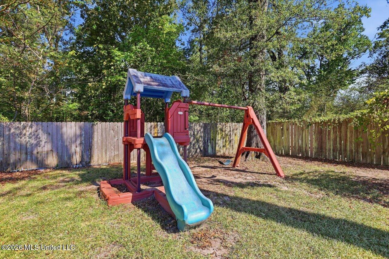 3328 Harle Street Property Photo 8