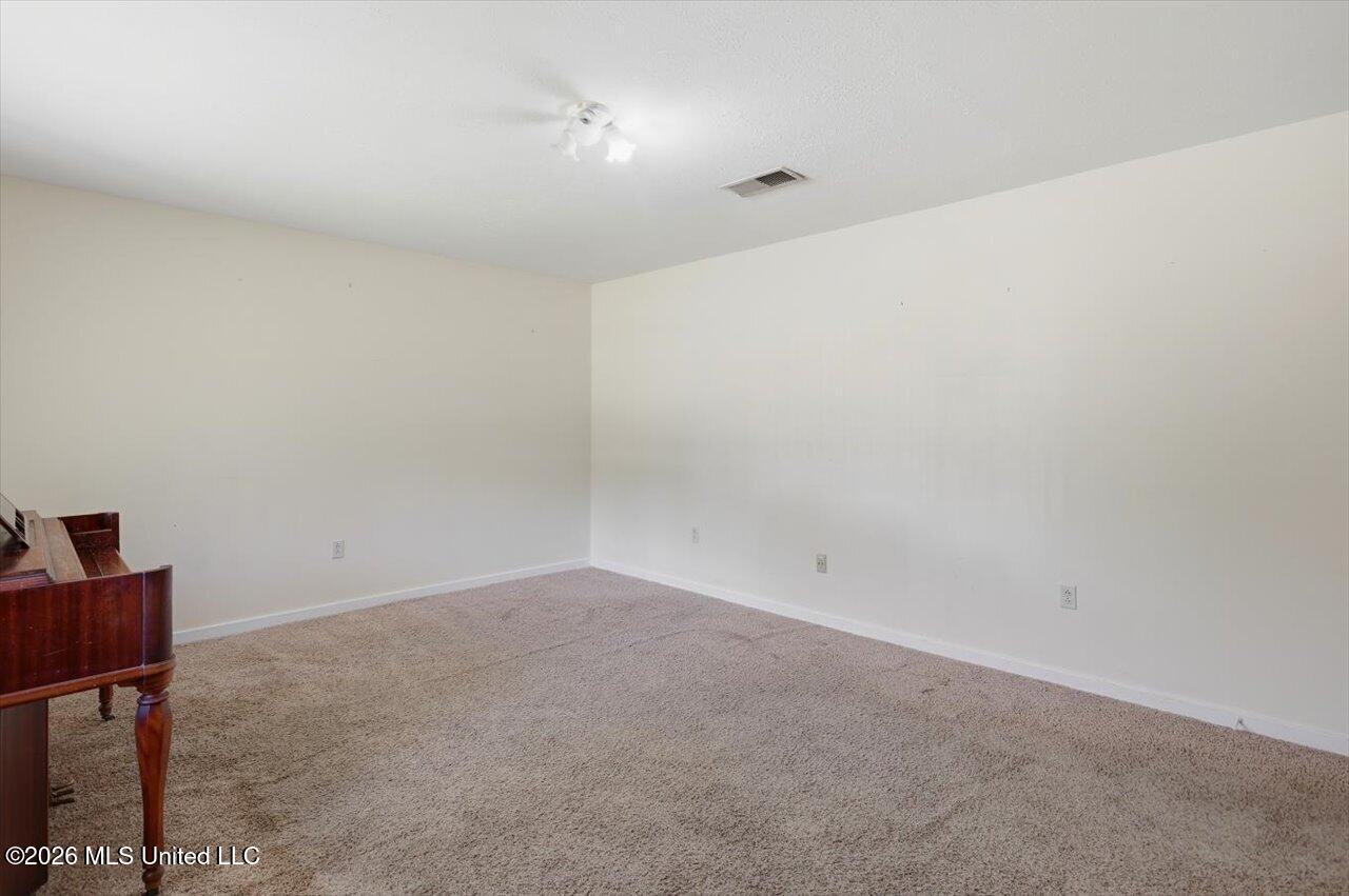 3328 Harle Street Property Photo 9