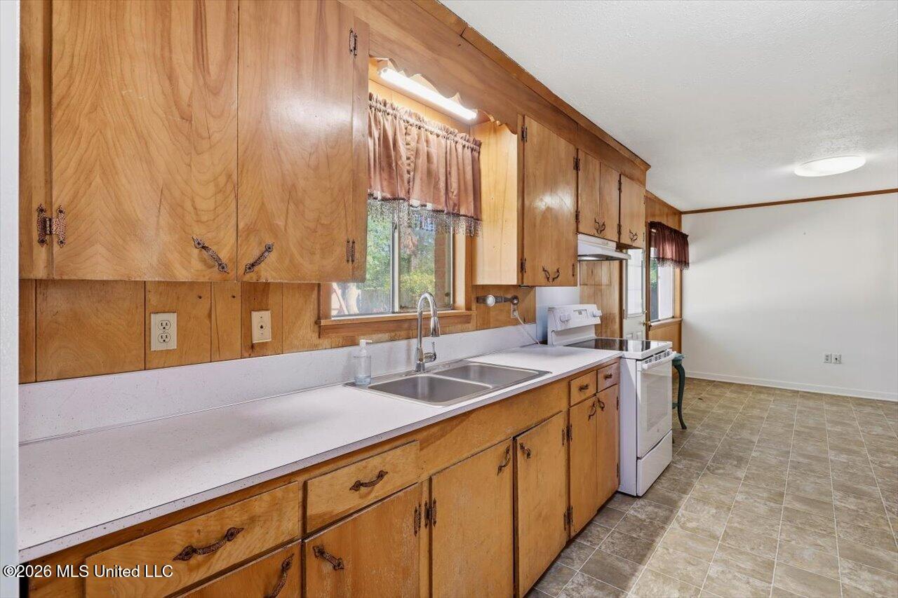 3328 Harle Street Property Photo 14