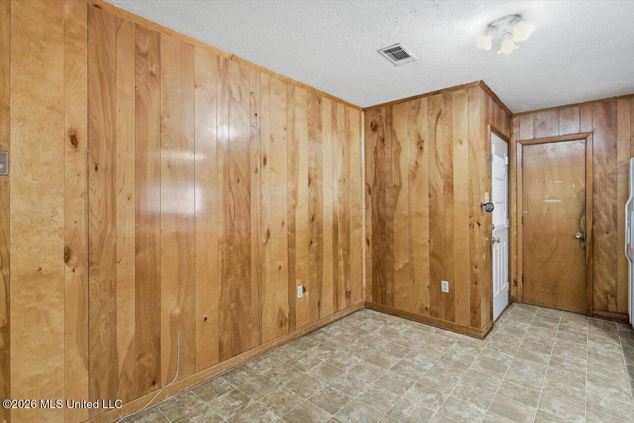 3328 Harle Street Property Photo 15