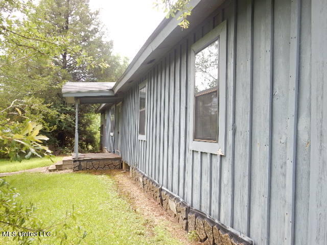 304 Old Highway 21 Property Photo 2