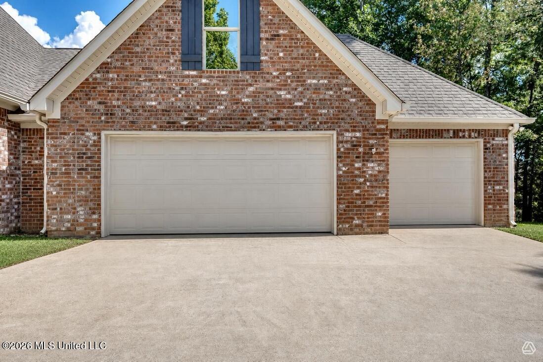 143 Glen Arbor Court Property Photo 5