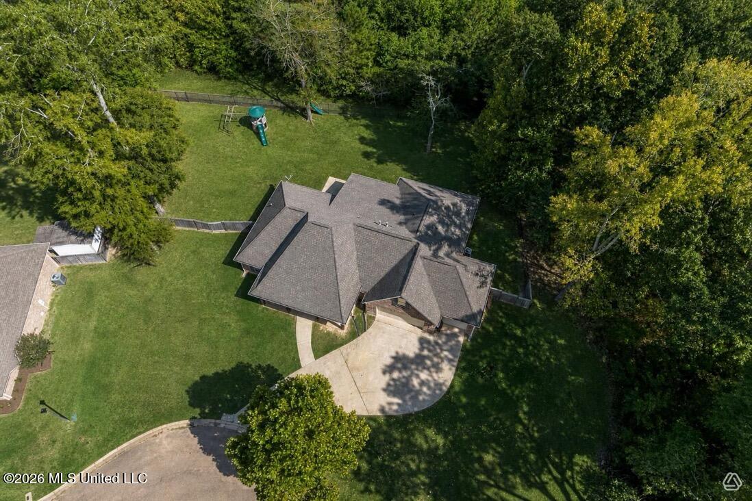 143 Glen Arbor Court Property Photo 9