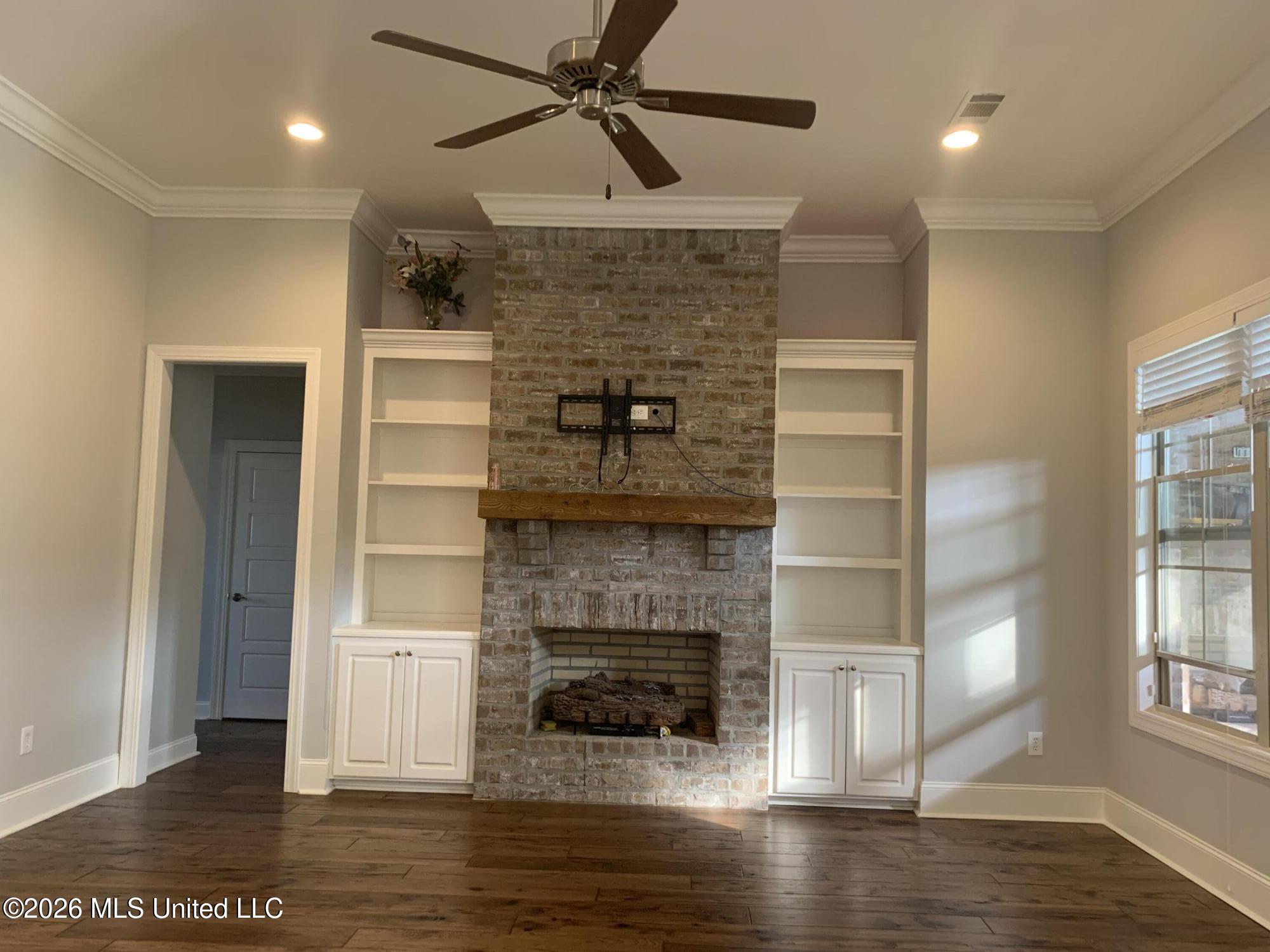 125 Freeland Lane Property Photo 2