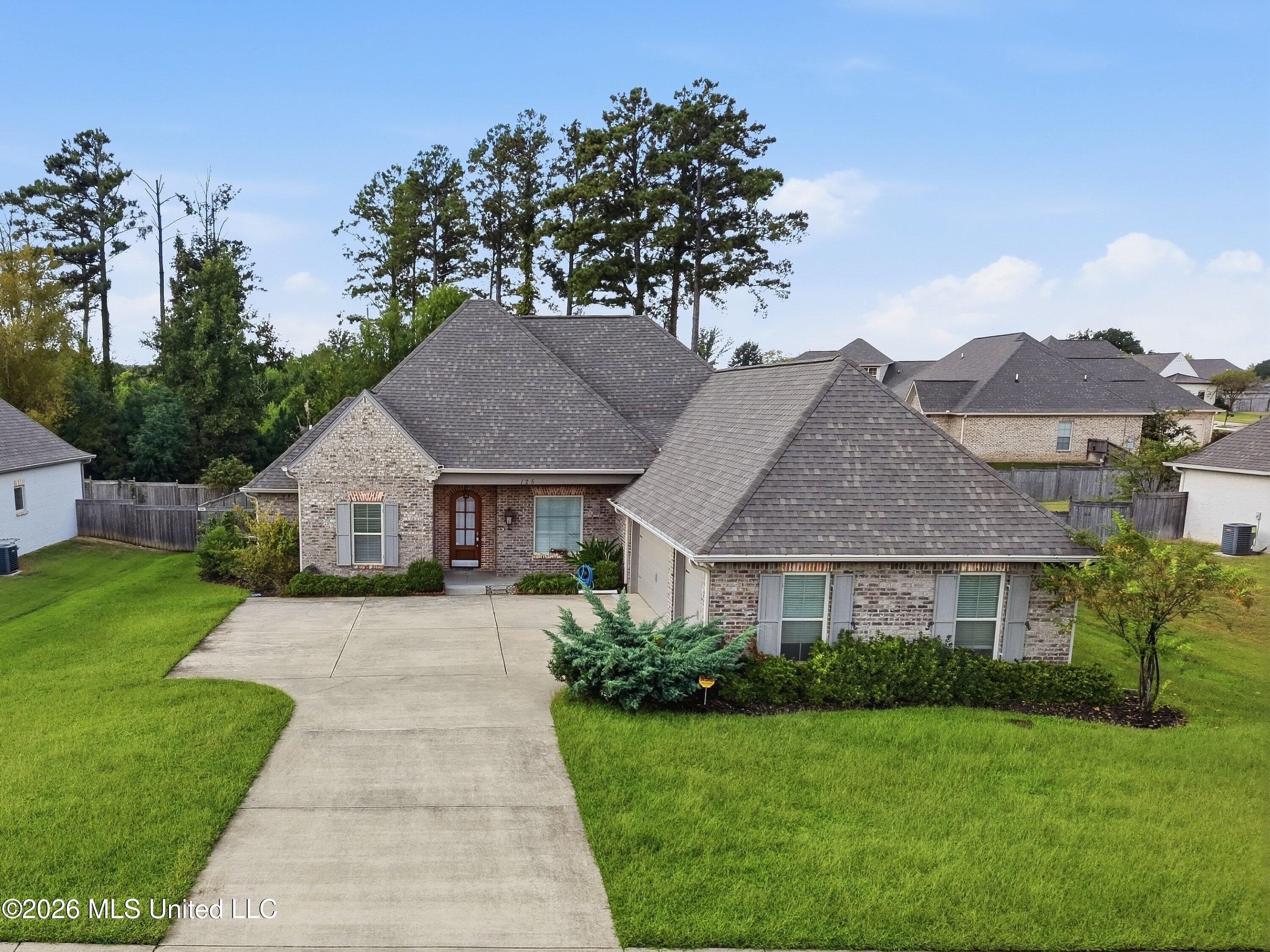 125 Freeland Lane Property Photo 2