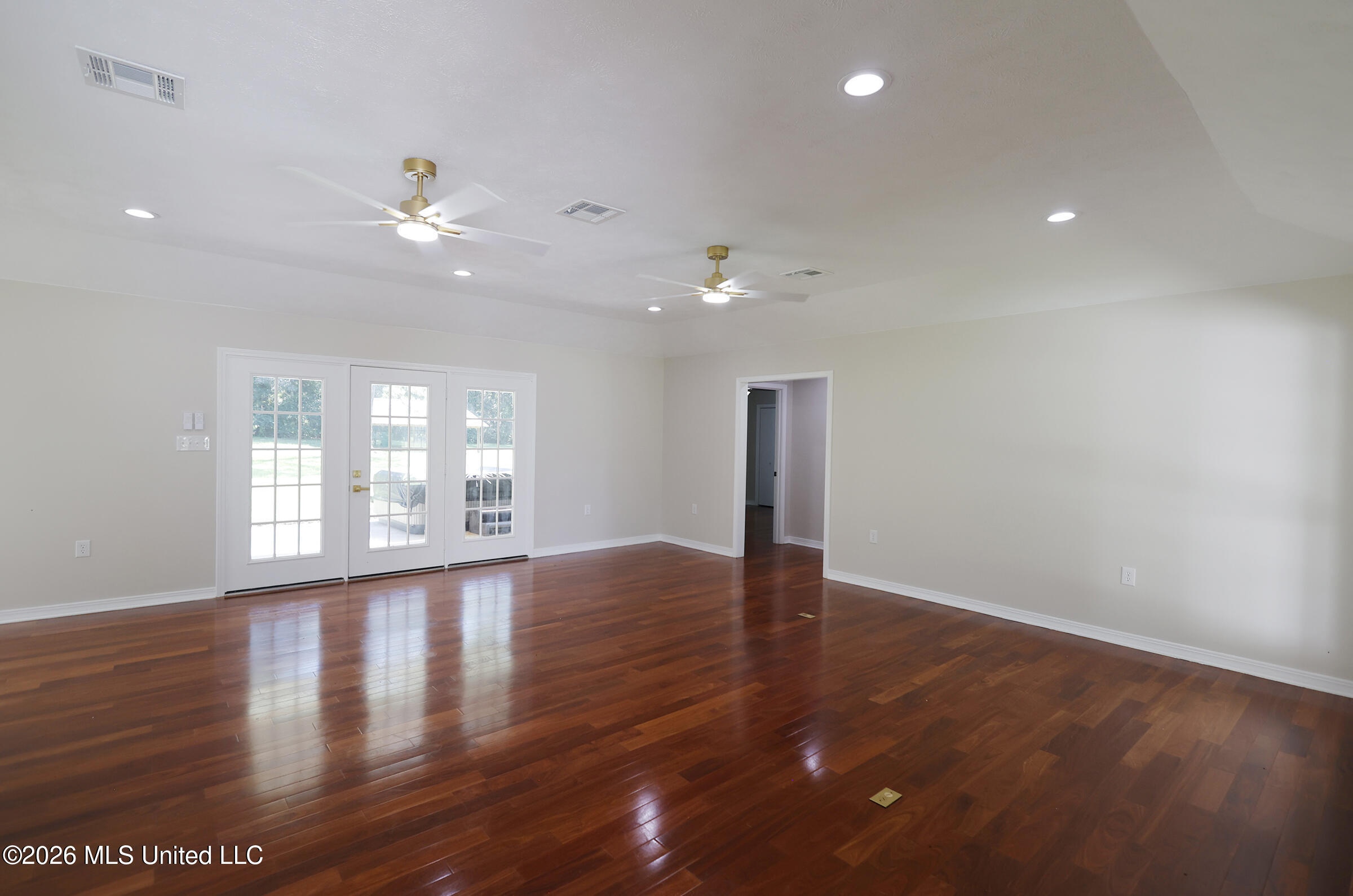 1138 Weaver Road Property Photo 3