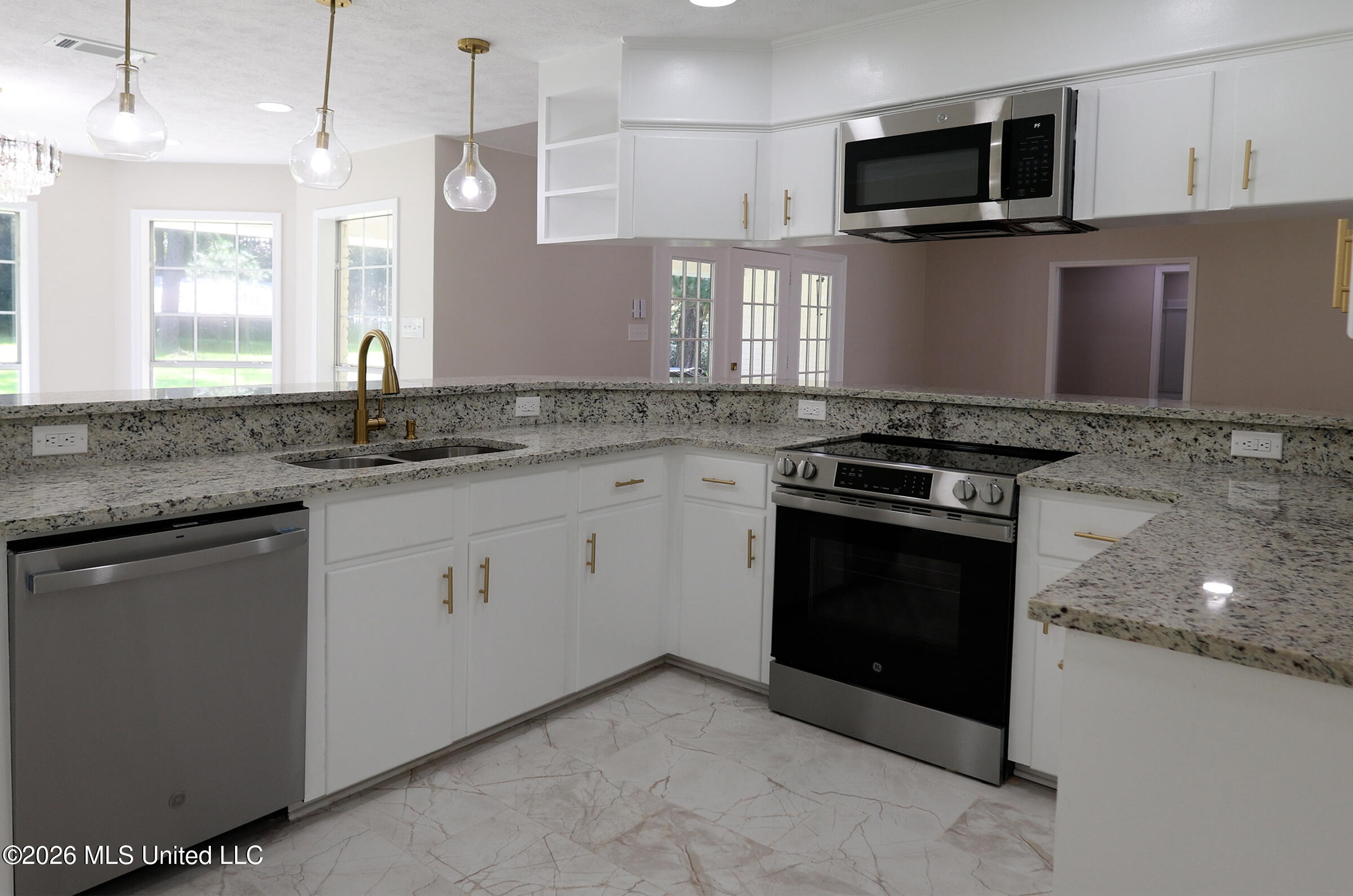 1138 Weaver Road Property Photo 7