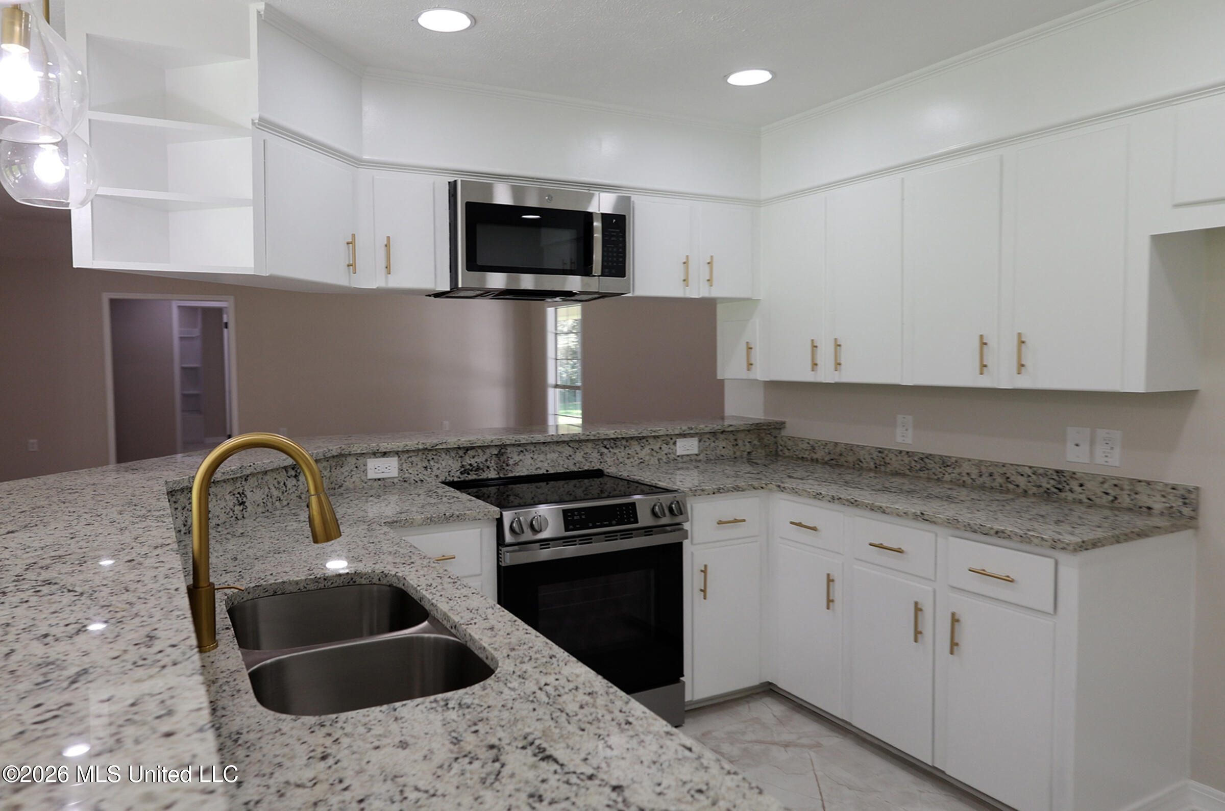 1138 Weaver Road Property Photo 8