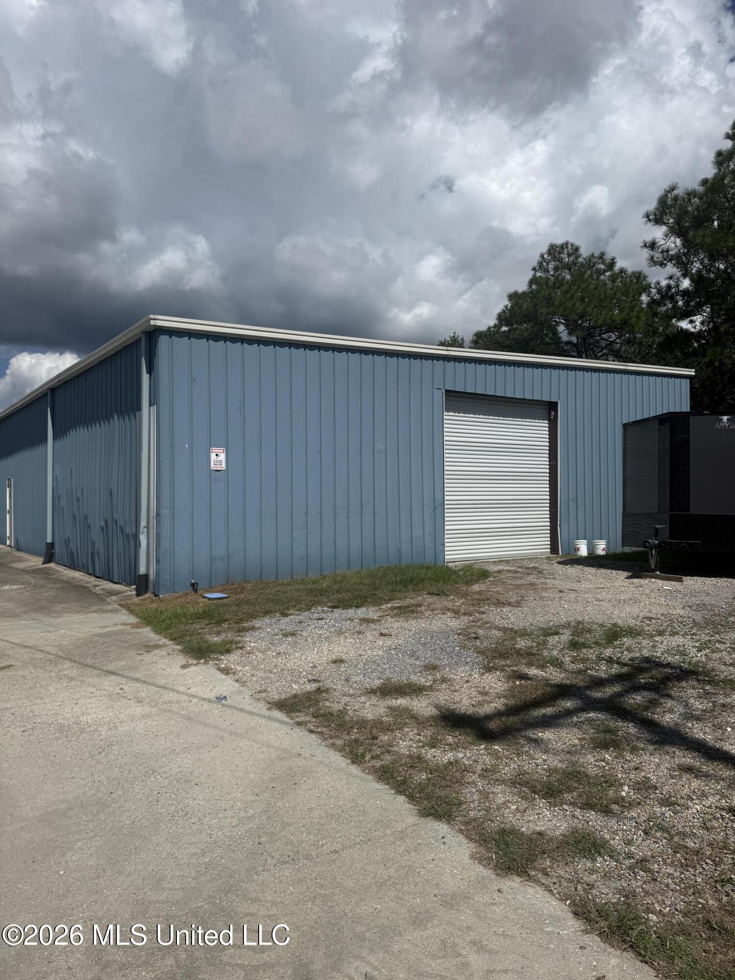 108 Industrial Park Circle Property Photo 1