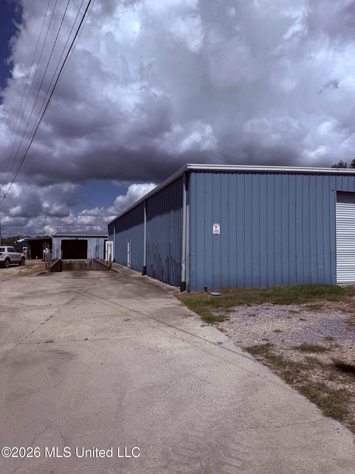 108 Industrial Park Circle Property Photo 5