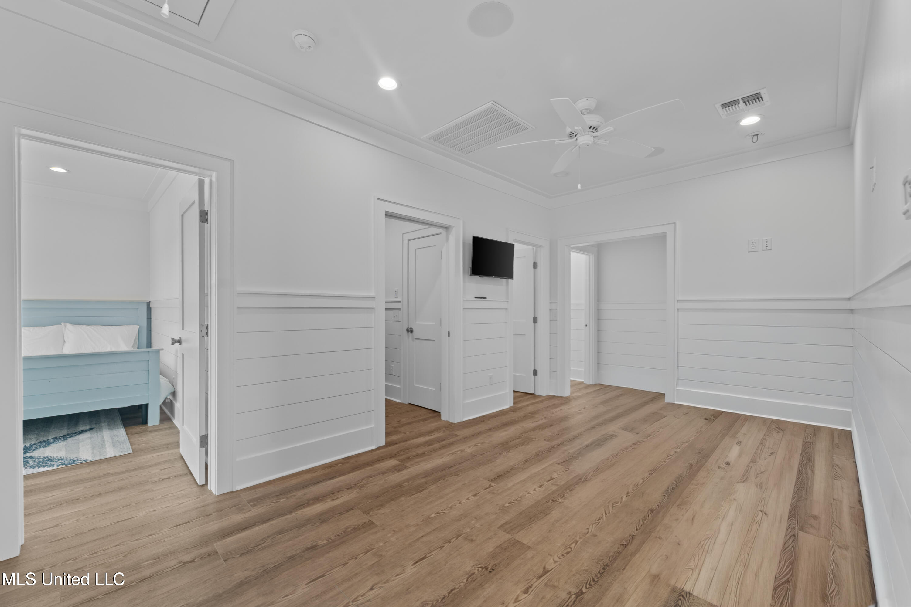 619 Sandy Hook Drive Property Photo 28