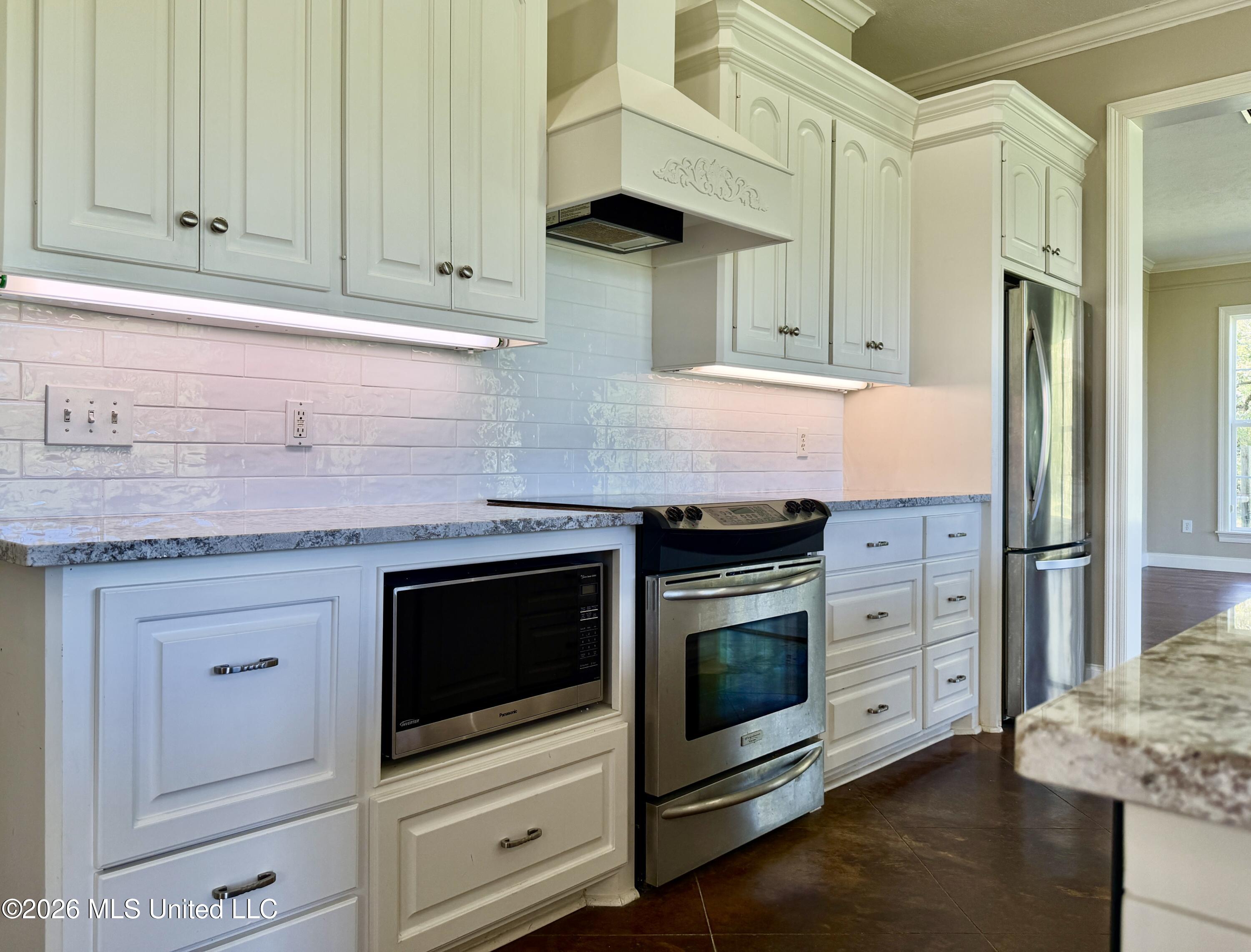 2930 Airport Road Property Photo 25
