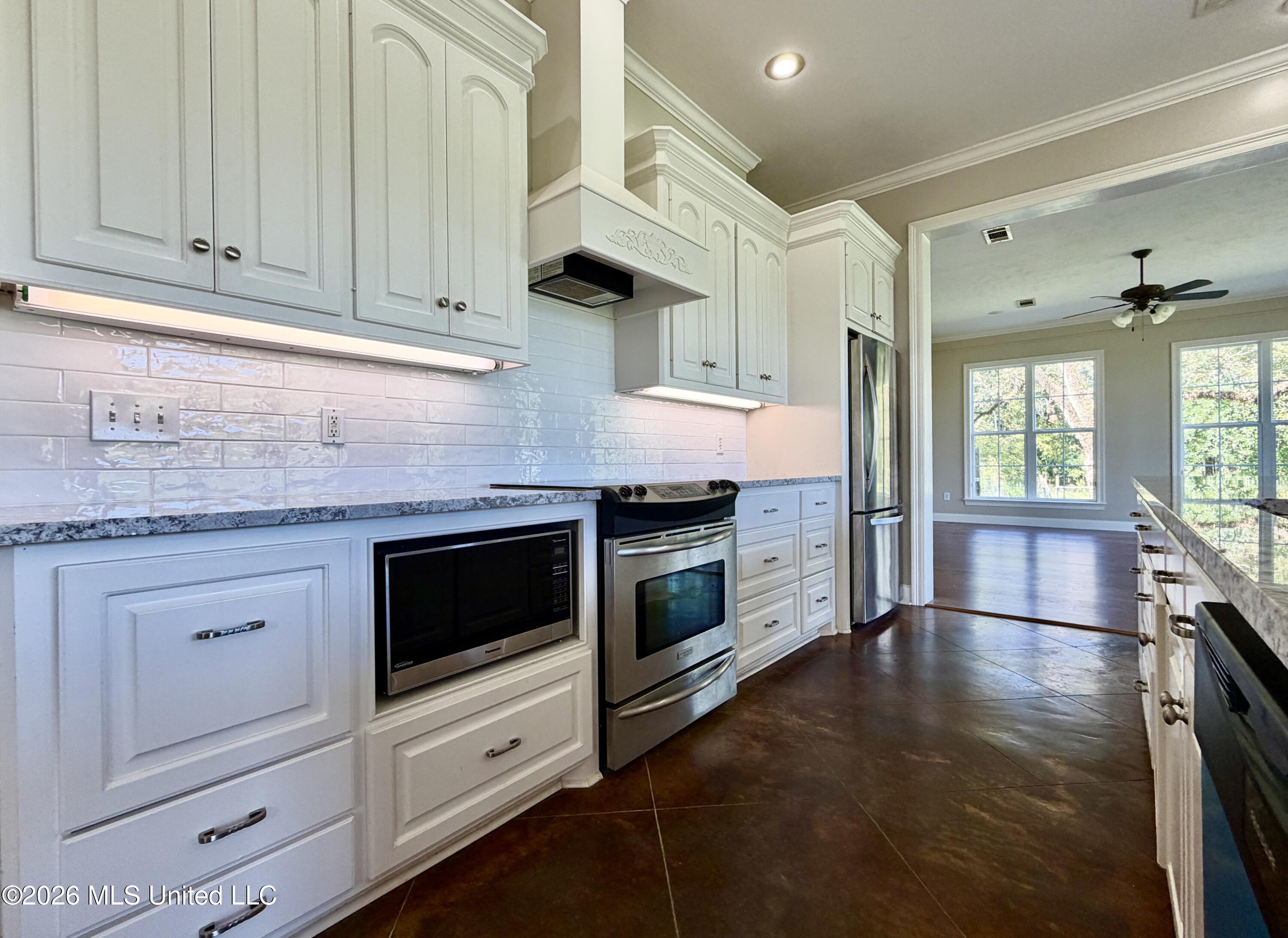 2930 Airport Road Property Photo 26