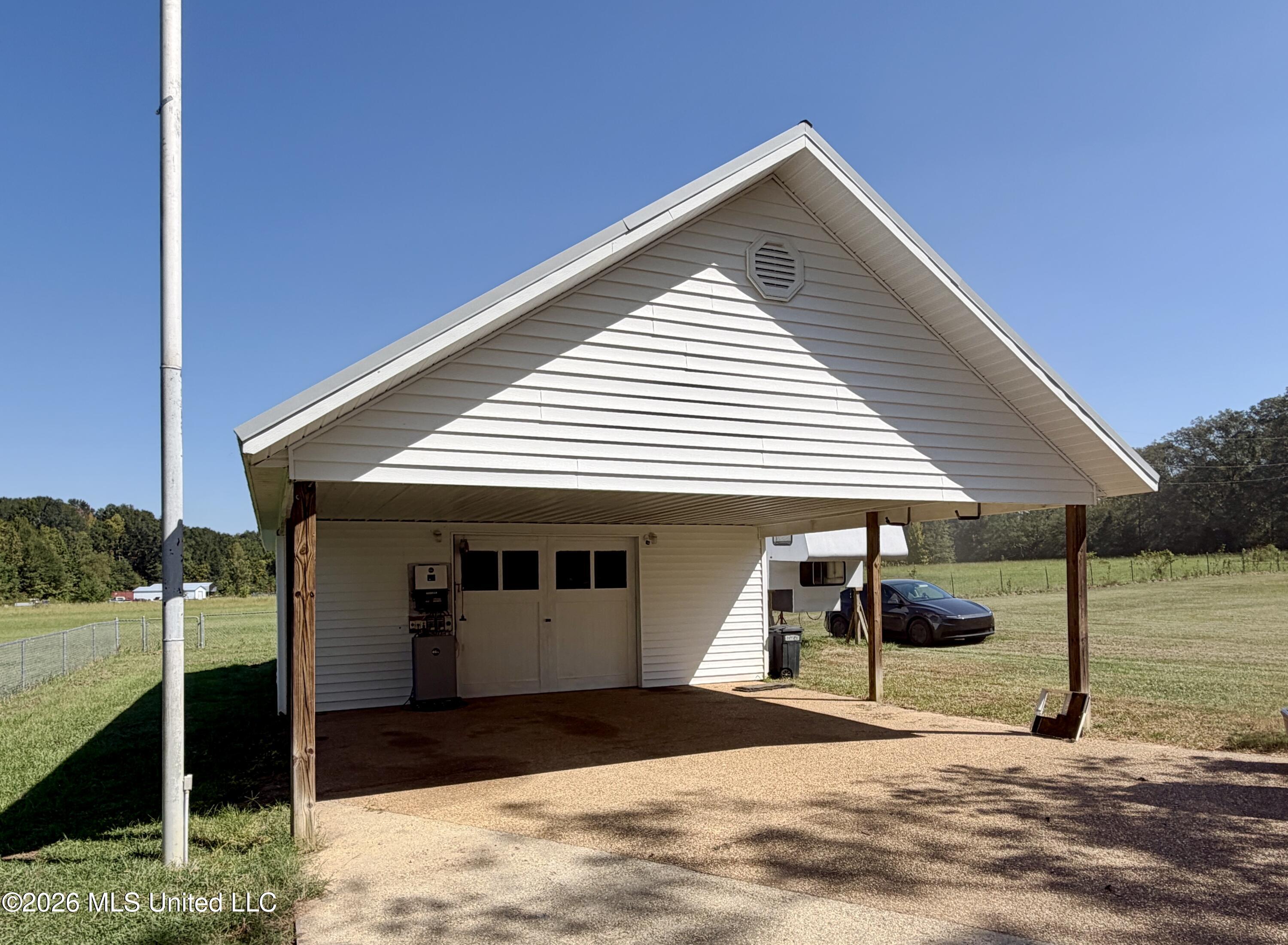 2930 Airport Road Property Photo 32
