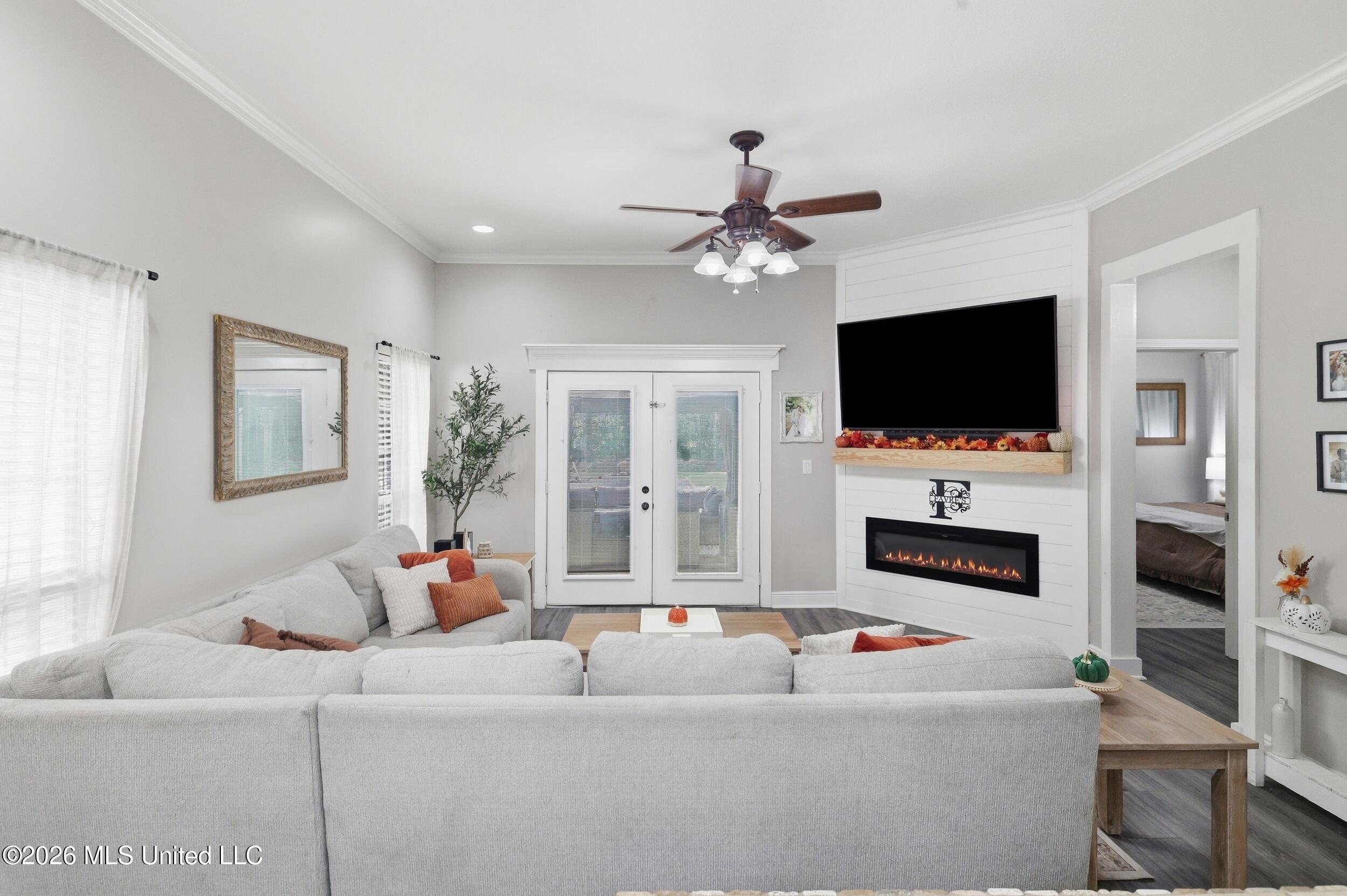737 Ieke Circle Property Photo 8