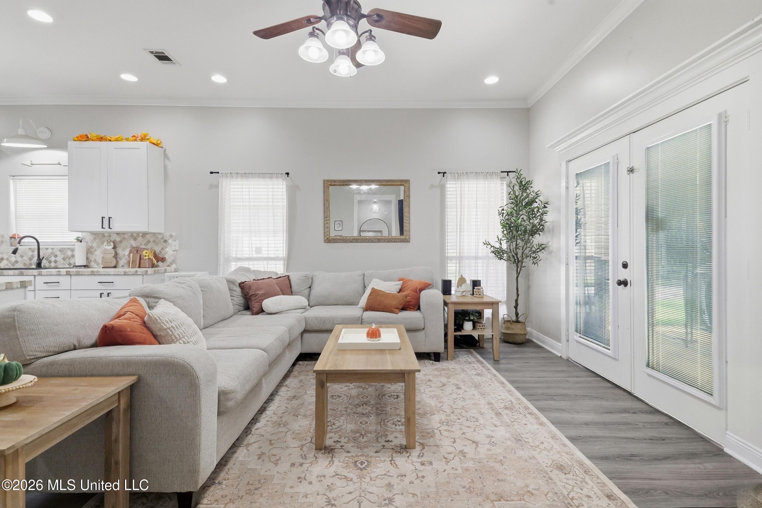 737 Ieke Circle Property Photo 11